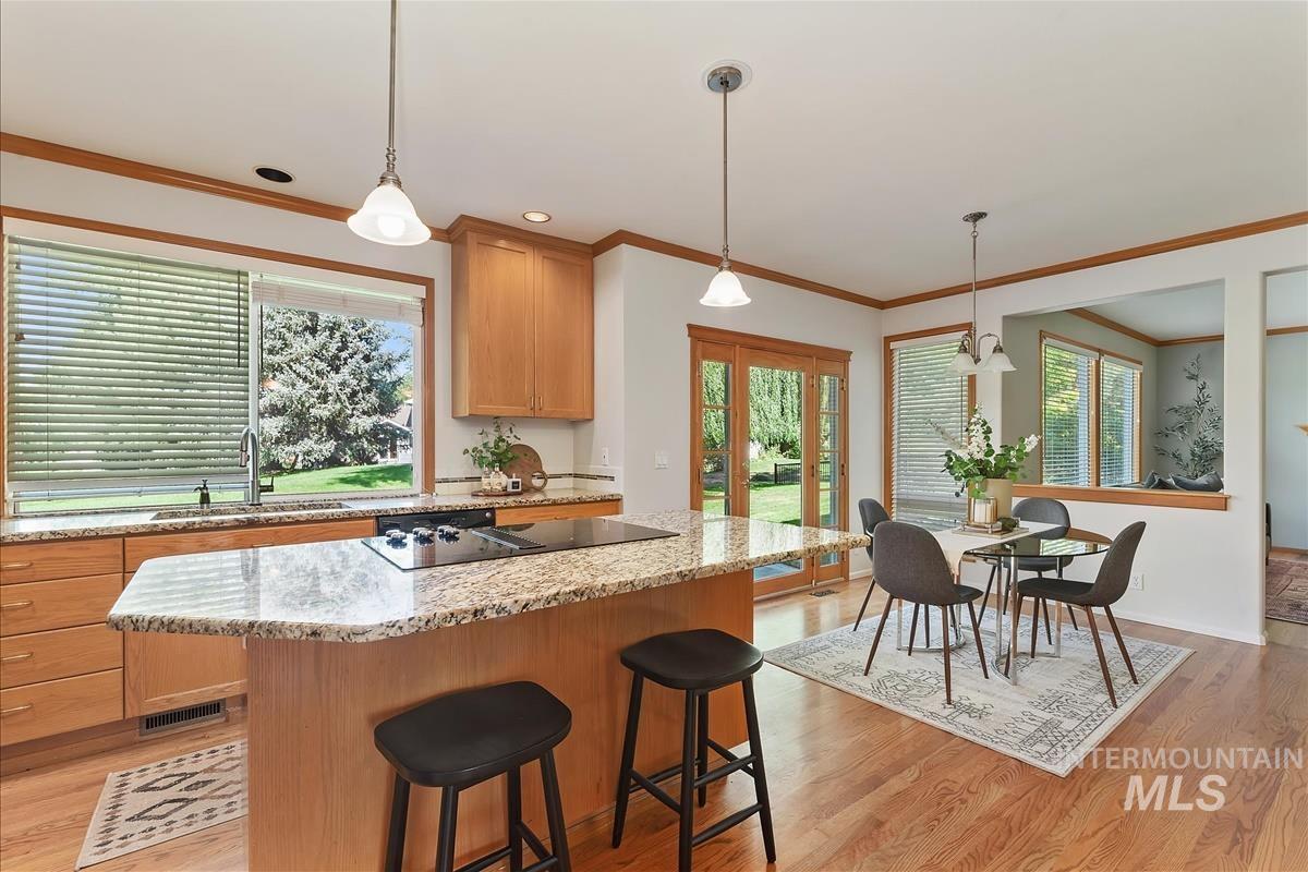 8504 W Pool Ct, Garden City, Idaho 83714, 3 Bedrooms, 2.5 Bathrooms, Residential For Sale, Price $765,000,MLS 98966508