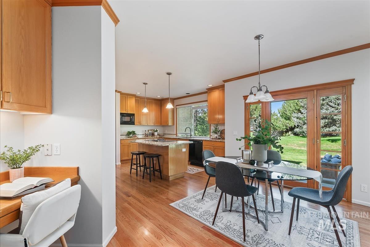 8504 W Pool Ct, Garden City, Idaho 83714, 3 Bedrooms, 2.5 Bathrooms, Residential For Sale, Price $765,000,MLS 98966508