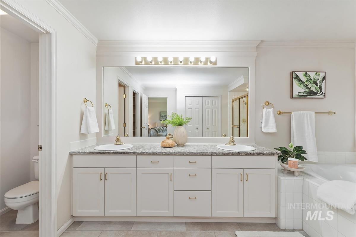 8504 W Pool Ct, Garden City, Idaho 83714, 3 Bedrooms, 2.5 Bathrooms, Residential For Sale, Price $765,000,MLS 98966508