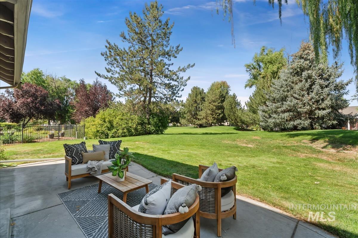 8504 W Pool Ct, Garden City, Idaho 83714, 3 Bedrooms, 2.5 Bathrooms, Residential For Sale, Price $765,000,MLS 98966508