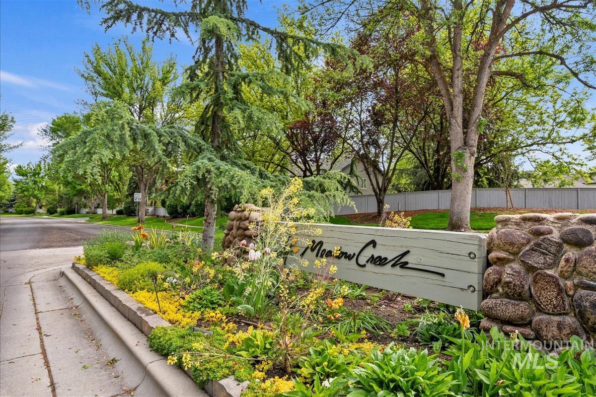 8504 W Pool Ct, Garden City, Idaho 83714, 3 Bedrooms, 2.5 Bathrooms, Residential For Sale, Price $765,000,MLS 98966508