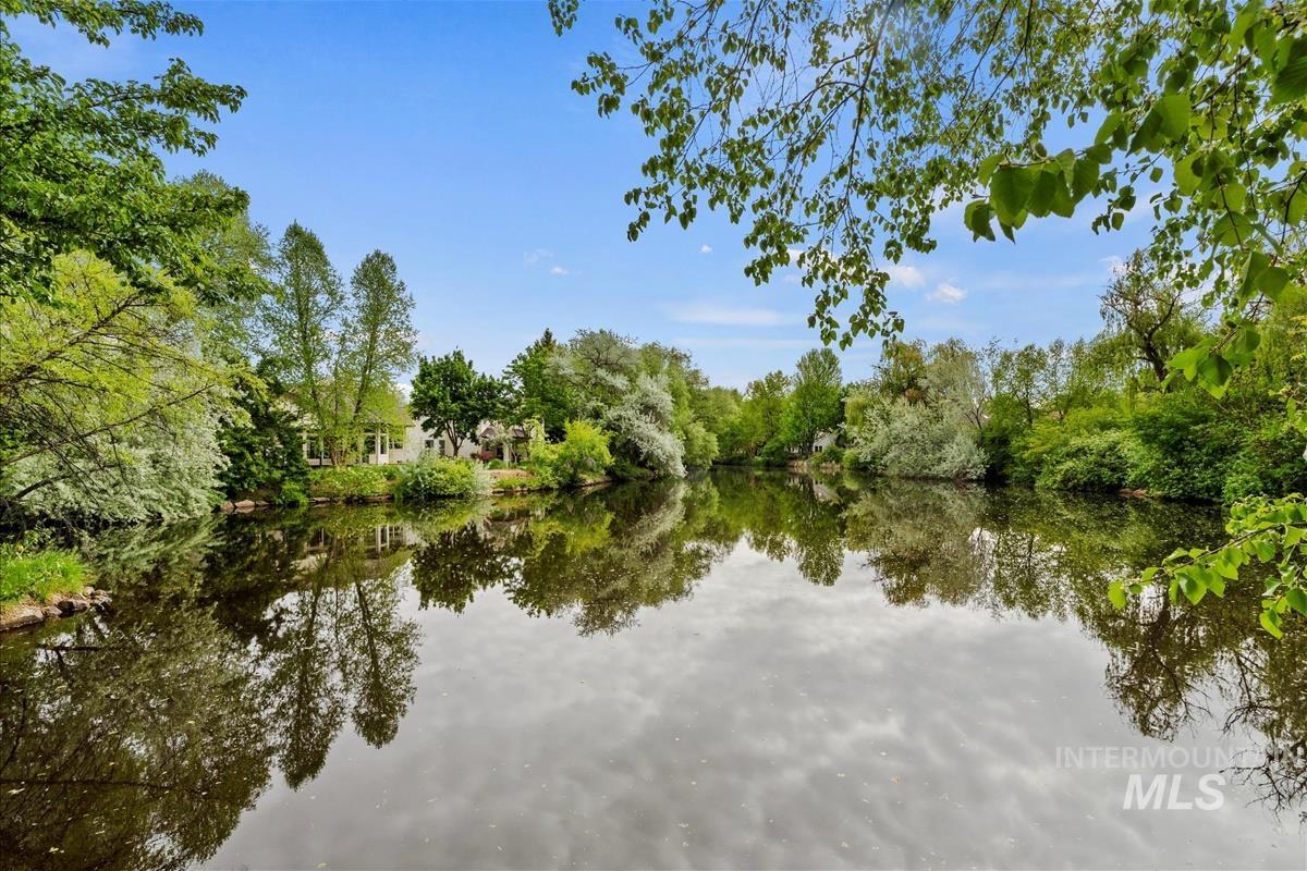 8504 W Pool Ct, Garden City, Idaho 83714, 3 Bedrooms, 2.5 Bathrooms, Residential For Sale, Price $765,000,MLS 98966508