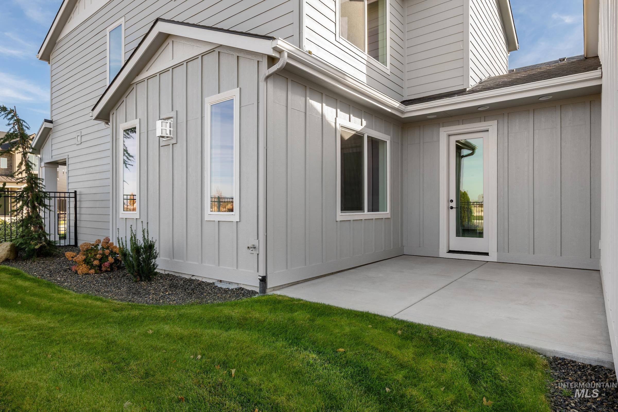 6037 S Hope Ave, Meridian, Idaho 83642, 3 Bedrooms, 2.5 Bathrooms, Residential For Sale, Price $535,500,MLS 98966518