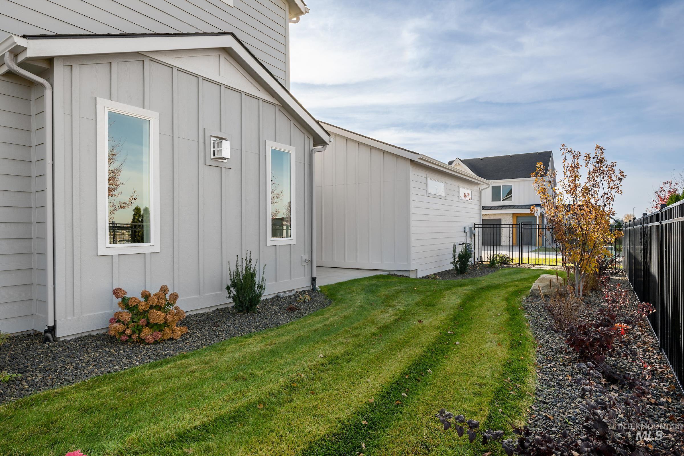 6037 S Hope Ave, Meridian, Idaho 83642, 3 Bedrooms, 2.5 Bathrooms, Residential For Sale, Price $535,500,MLS 98966518