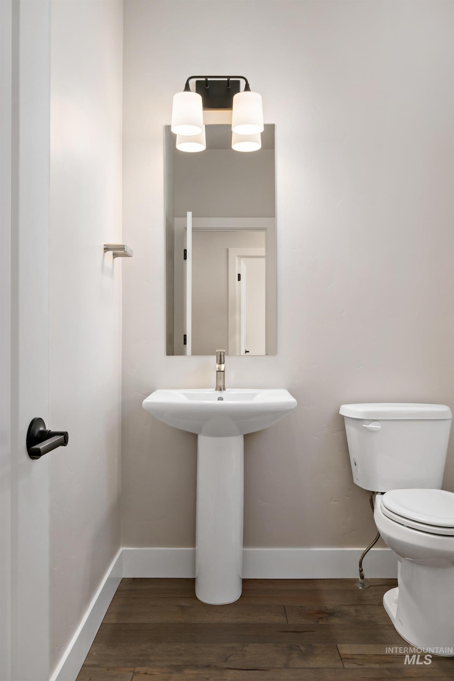 6037 S Hope Ave, Meridian, Idaho 83642, 3 Bedrooms, 2.5 Bathrooms, Residential For Sale, Price $535,500,MLS 98966518