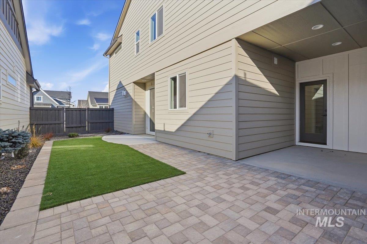 6064 S Apex Ave, Meridian, Idaho 83642, 3 Bedrooms, 2.5 Bathrooms, Residential For Sale, Price $538,900,MLS 98966520