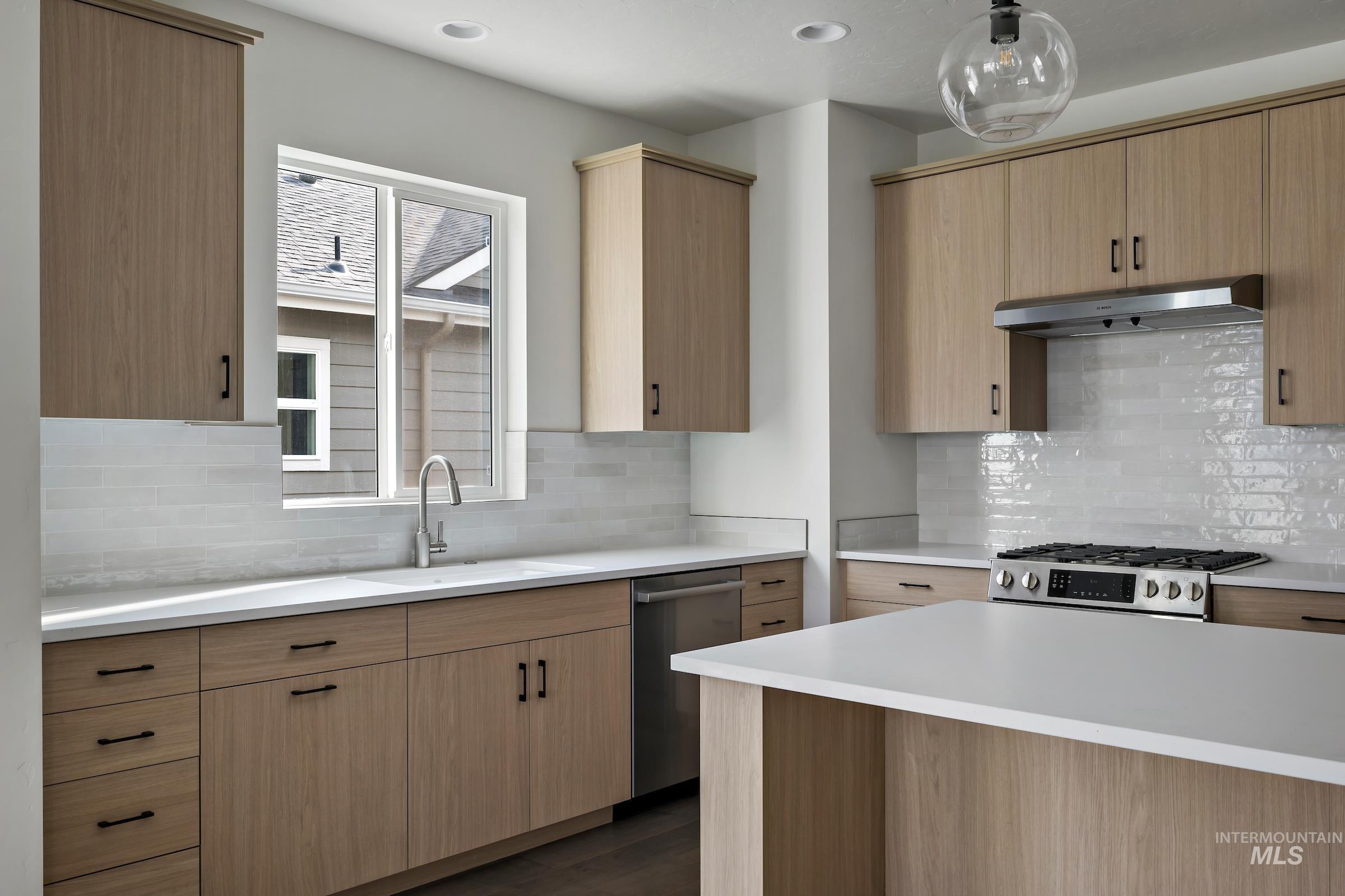 6064 S Apex Ave, Meridian, Idaho 83642, 3 Bedrooms, 2.5 Bathrooms, Residential For Sale, Price $544,900,MLS 98966520