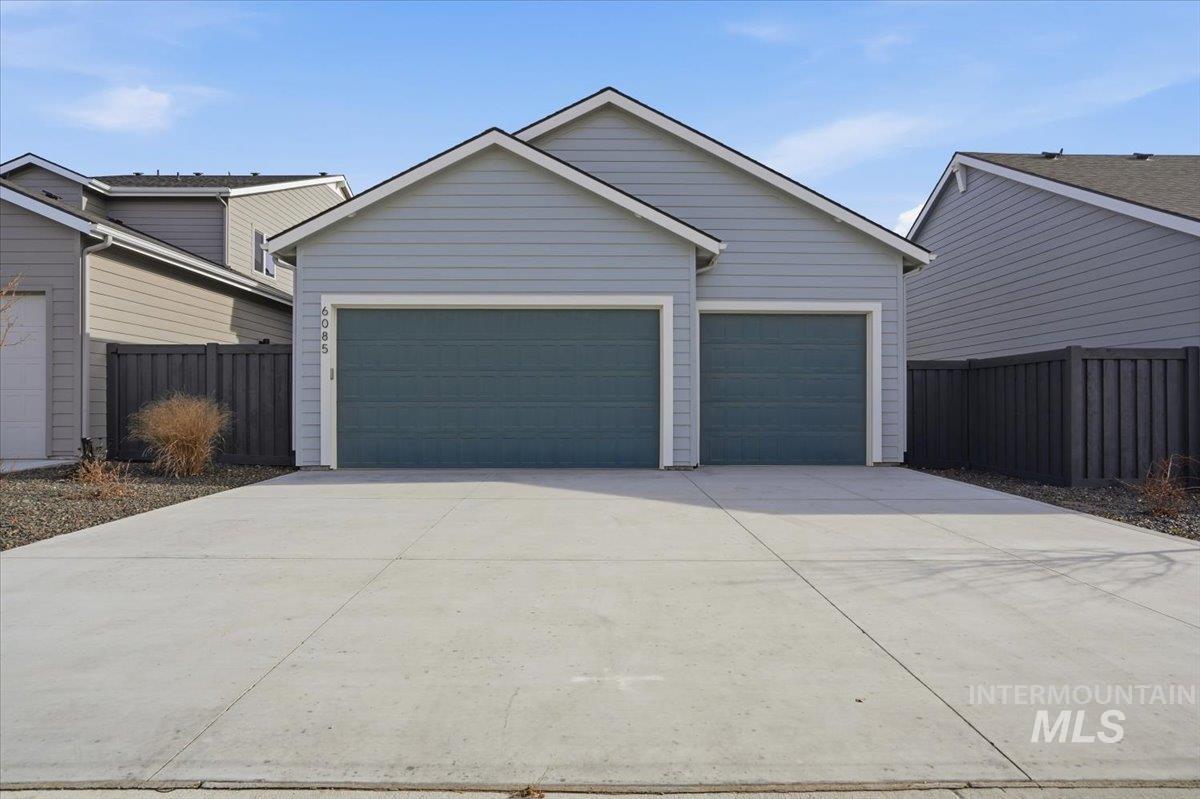 6085 S Hope Ave, Meridian, Idaho 83642, 3 Bedrooms, 2.5 Bathrooms, Residential For Sale, Price $539,900,MLS 98966524