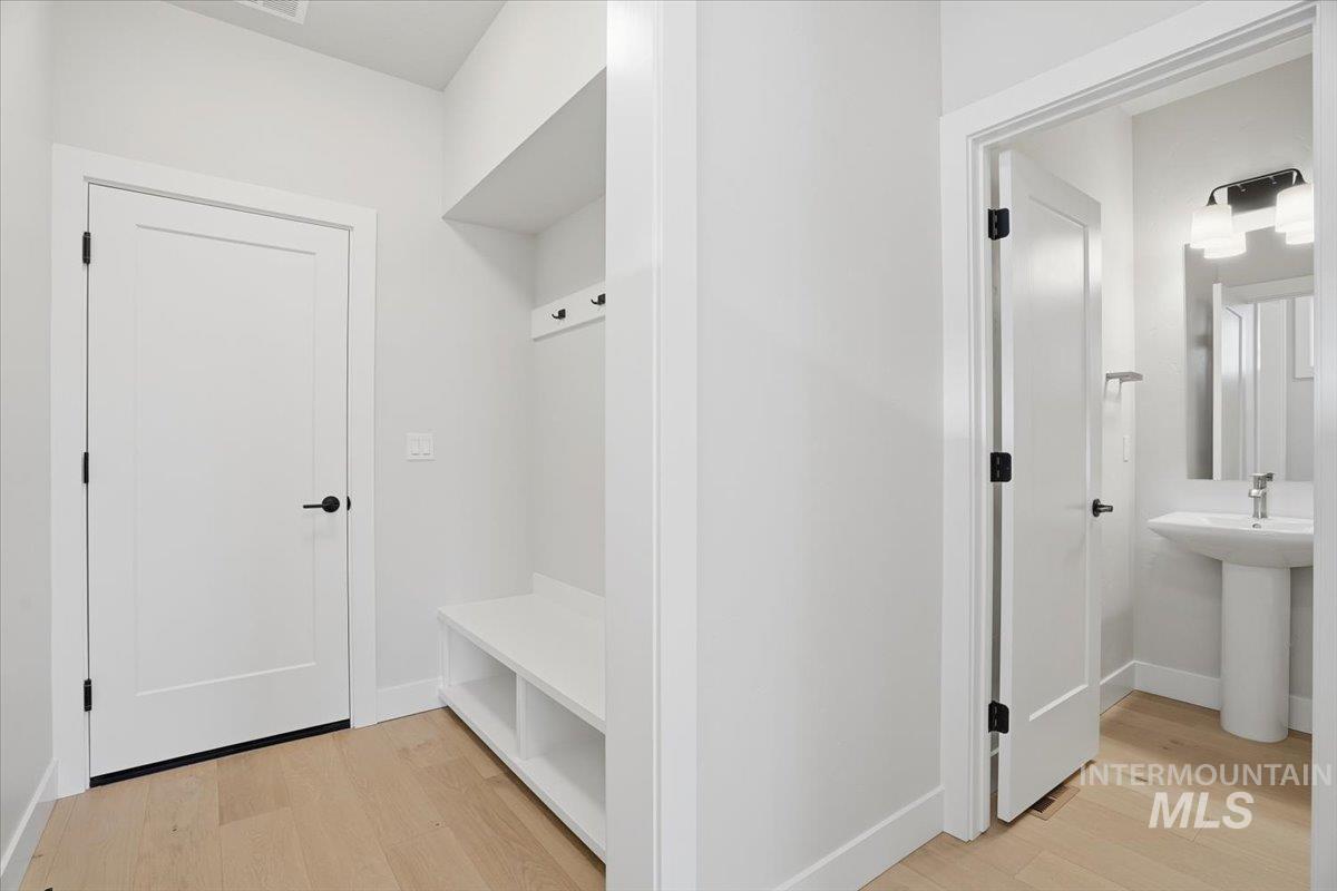 6085 S Hope Ave, Meridian, Idaho 83642, 3 Bedrooms, 2.5 Bathrooms, Residential For Sale, Price $539,900,MLS 98966524