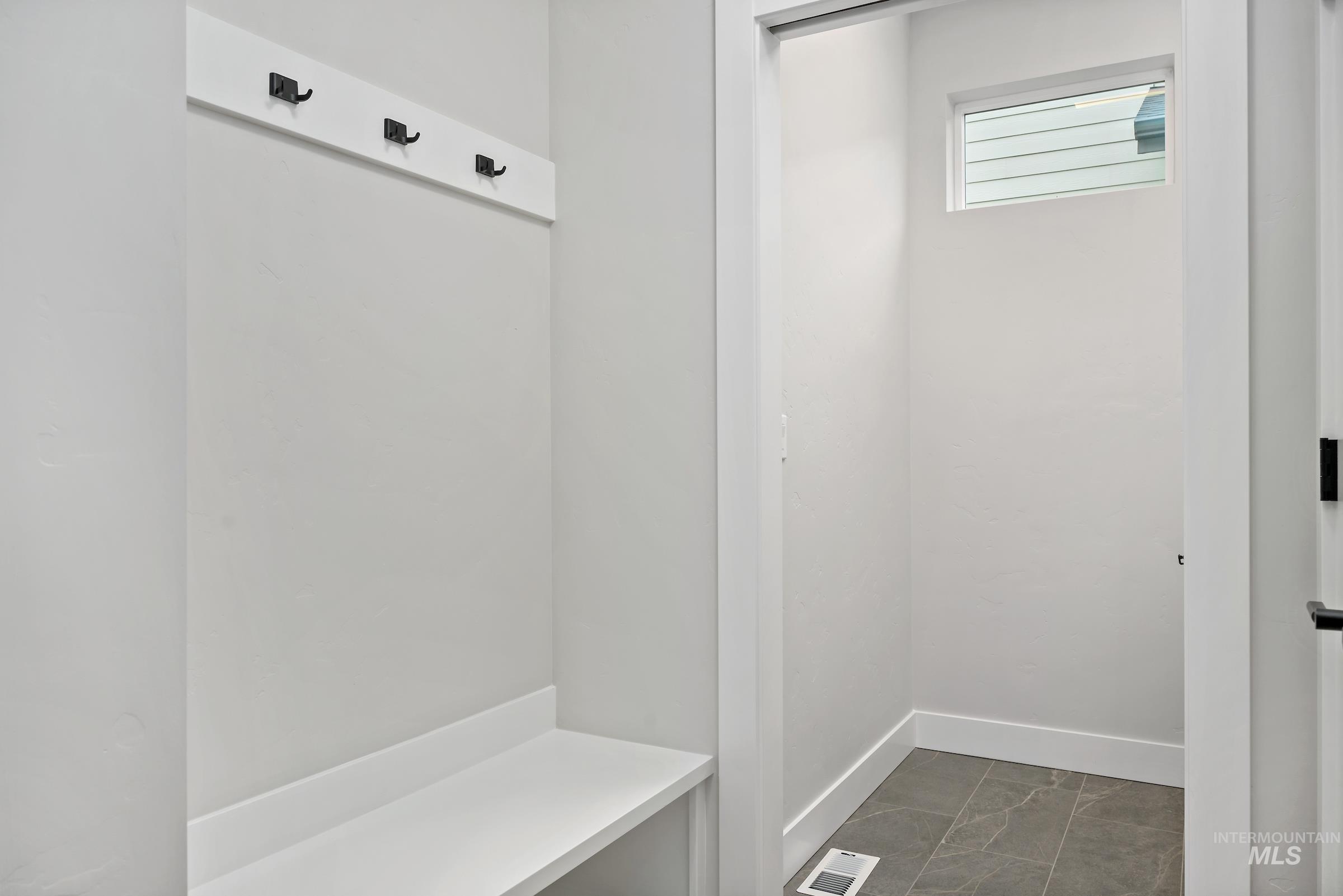 6072 S Apex Ave, Meridian, Idaho 83642, 3 Bedrooms, 2 Bathrooms, Residential For Sale, Price $484,900,MLS 98966526