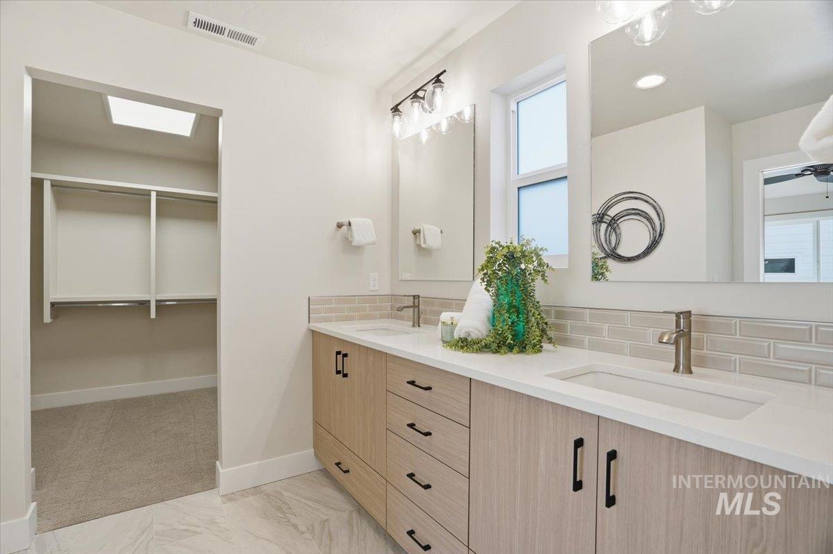 6075 S Aspiration Ave, Meridian, Idaho 83642, 3 Bedrooms, 2.5 Bathrooms, Residential For Sale, Price $524,900,MLS 98966546