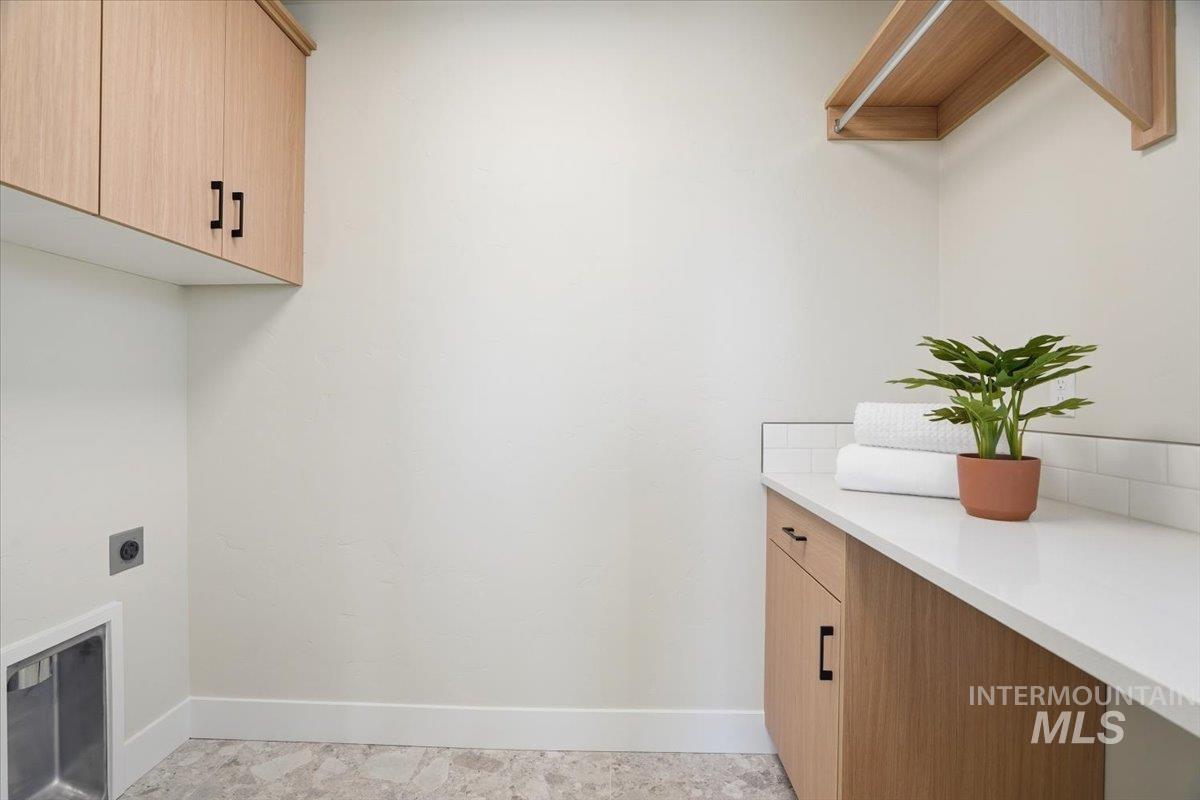 6075 S Aspiration Ave, Meridian, Idaho 83642, 3 Bedrooms, 2.5 Bathrooms, Residential For Sale, Price $524,900,MLS 98966546