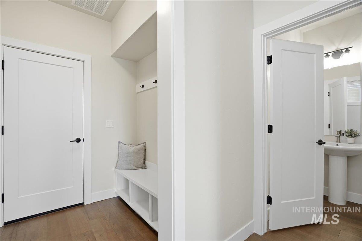 6075 S Aspiration Ave, Meridian, Idaho 83642, 3 Bedrooms, 2.5 Bathrooms, Residential For Sale, Price $524,900,MLS 98966546