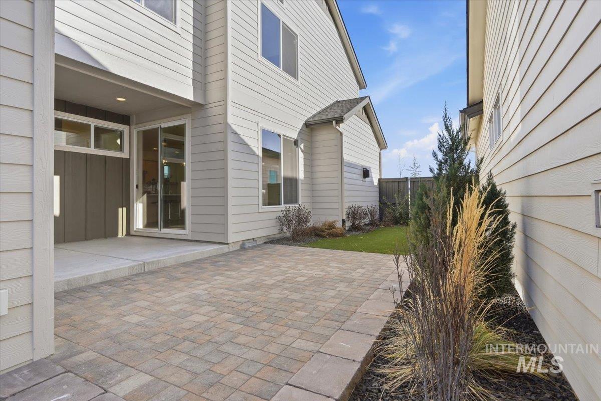 6075 S Aspiration Ave, Meridian, Idaho 83642, 3 Bedrooms, 2.5 Bathrooms, Residential For Sale, Price $524,900,MLS 98966546