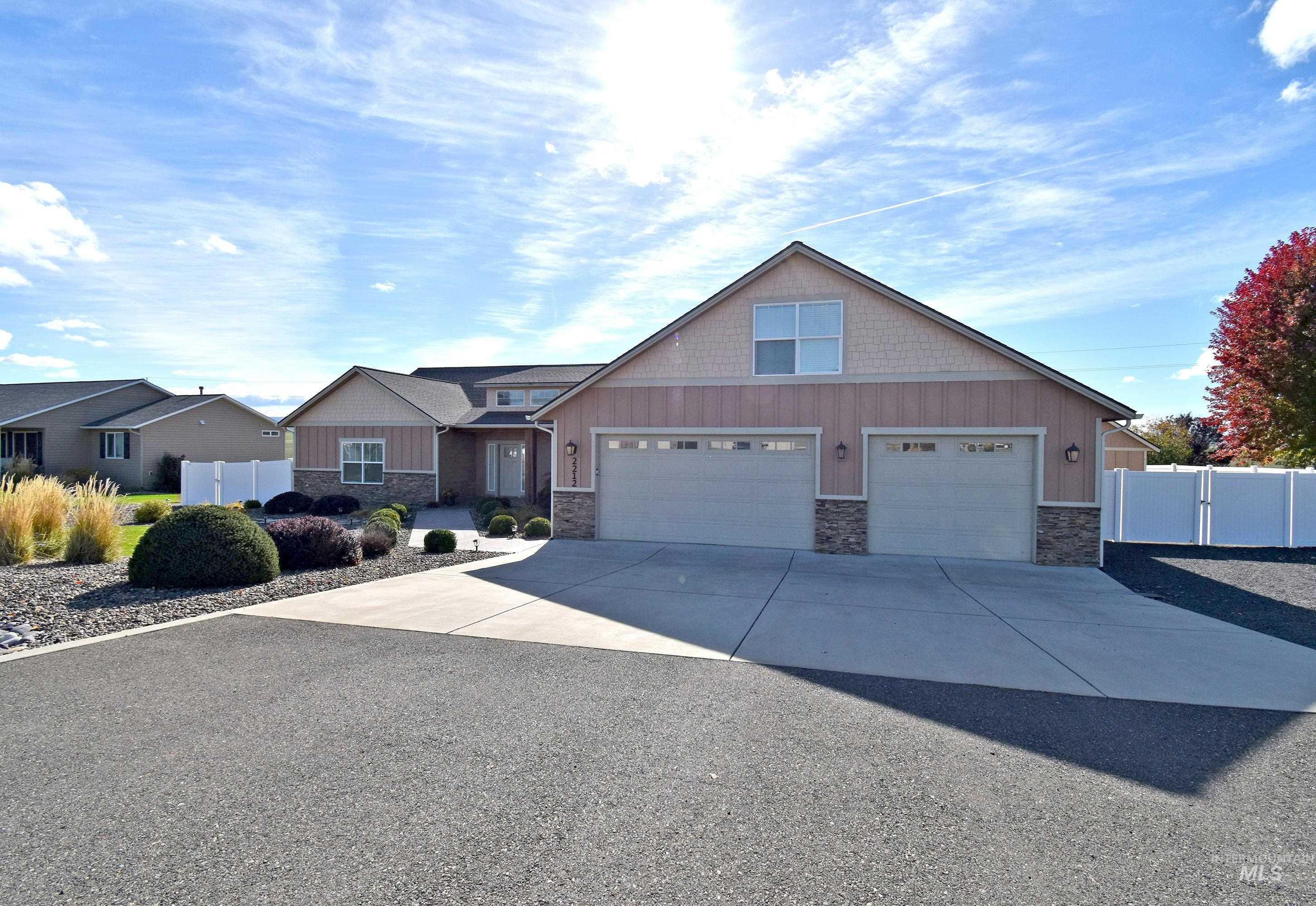 2212 Wheatlands Avenue, Lewiston, Idaho 83501, 4 Bedrooms, 3 Bathrooms, Residential For Sale, Price $825,000,MLS 98966554