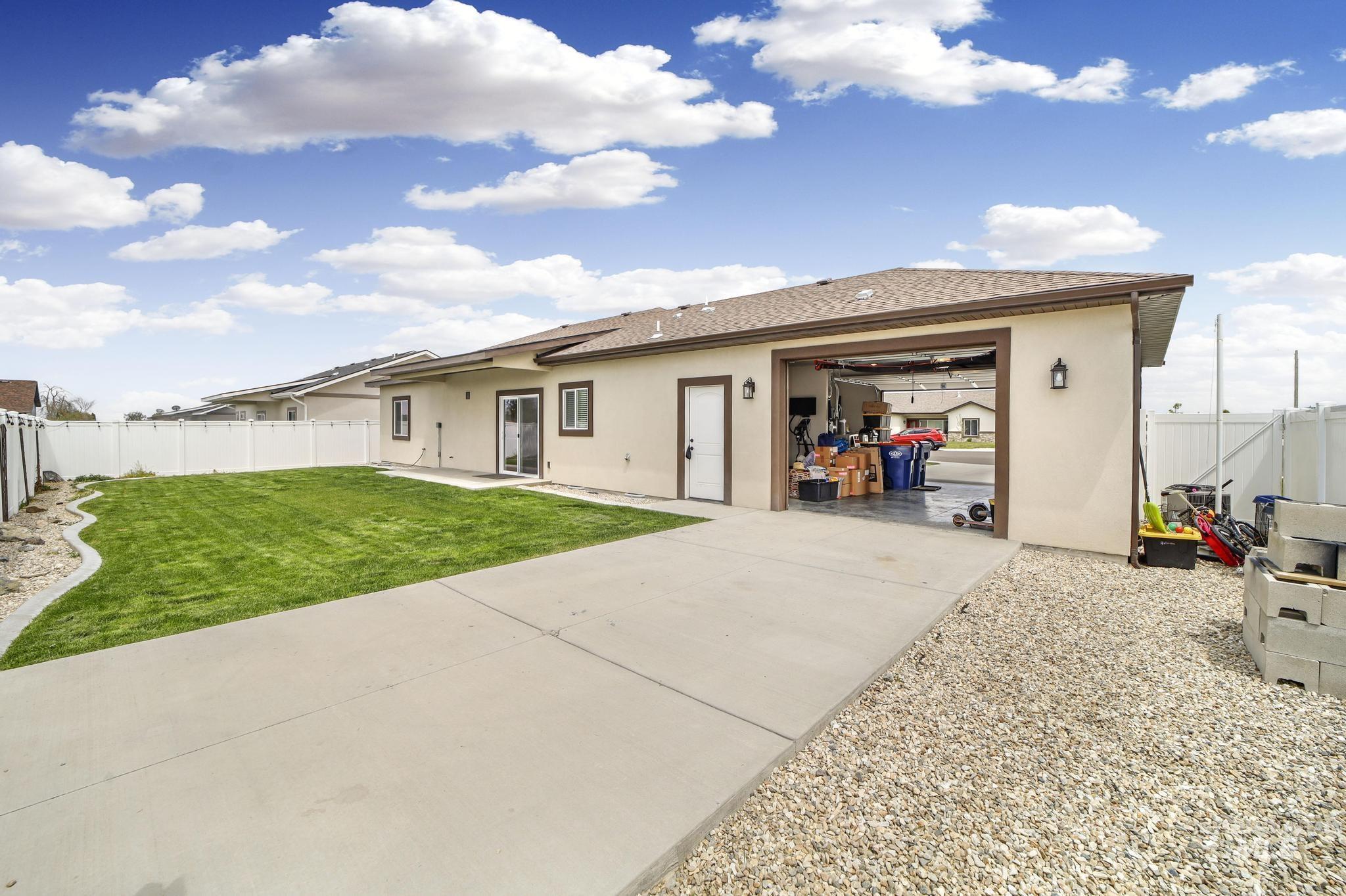 284 Sandi Road, Twin Falls, Idaho 83301, 3 Bedrooms, 2 Bathrooms, Residential For Sale, Price $449,900,MLS 98966559