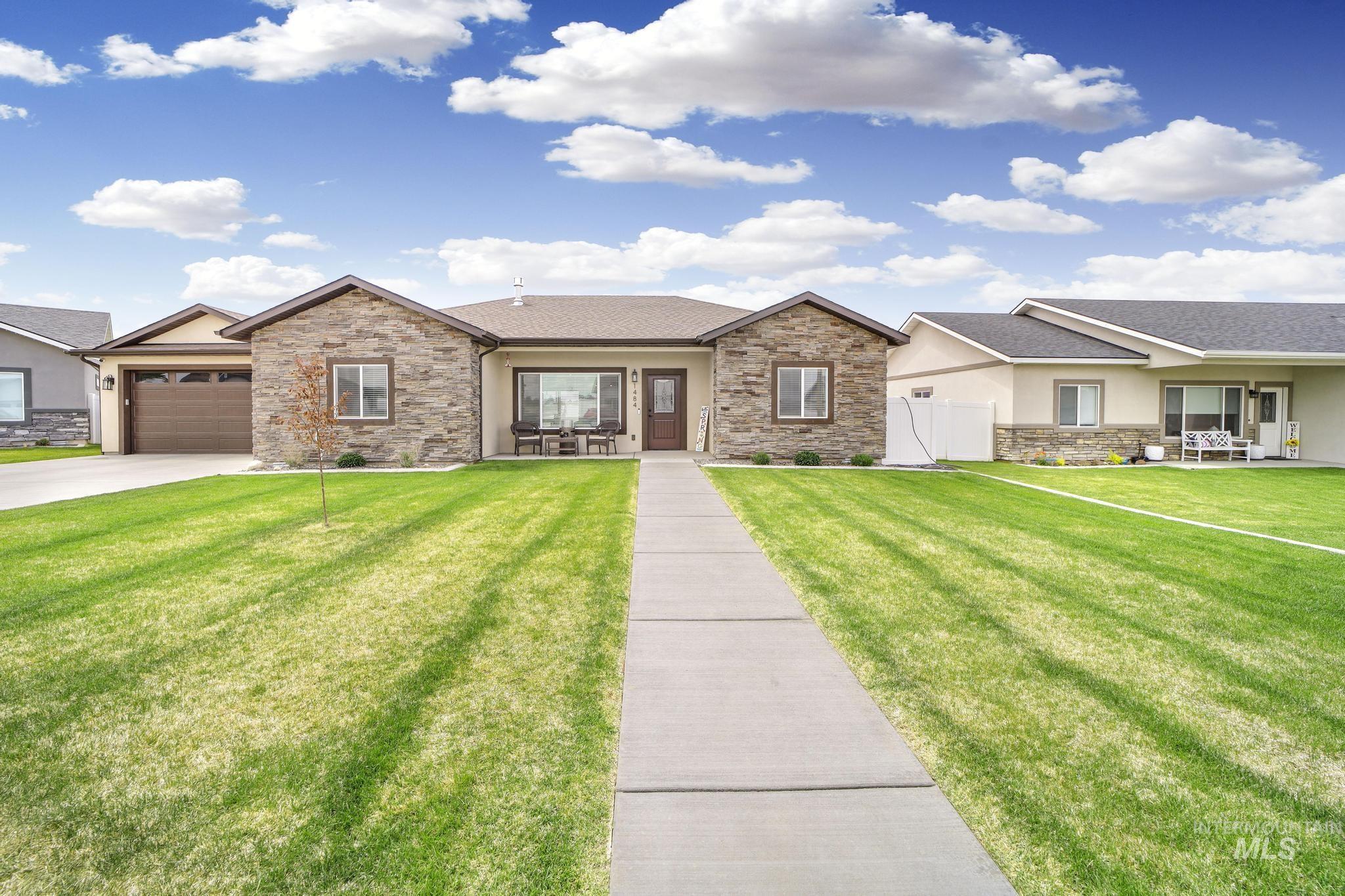 284 Sandi Road, Twin Falls, Idaho 83301, 3 Bedrooms, 2 Bathrooms, Residential For Sale, Price $449,900,MLS 98966559
