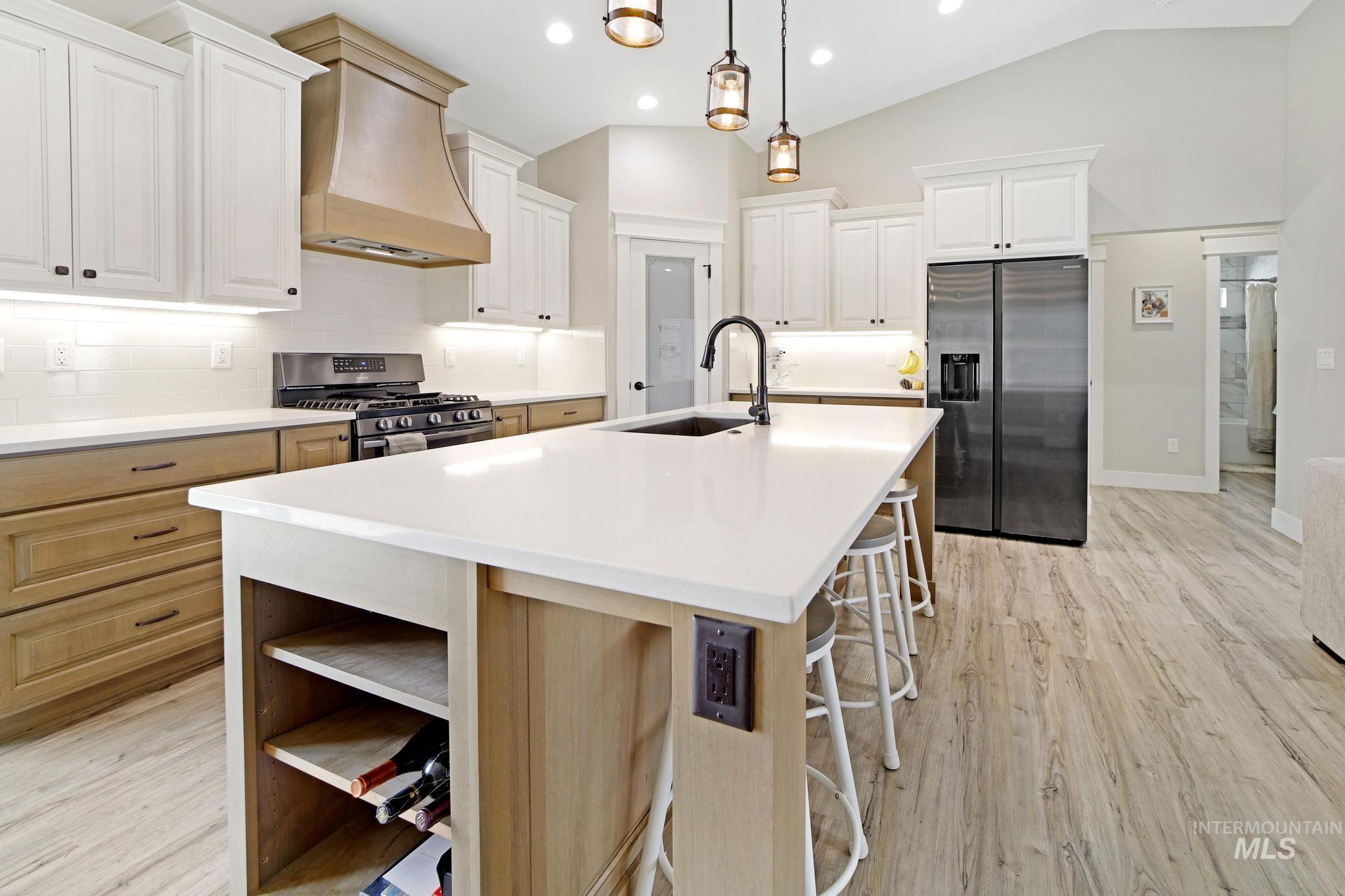 284 Sandi Road, Twin Falls, Idaho 83301, 3 Bedrooms, 2 Bathrooms, Residential For Sale, Price $439,900, 98966559