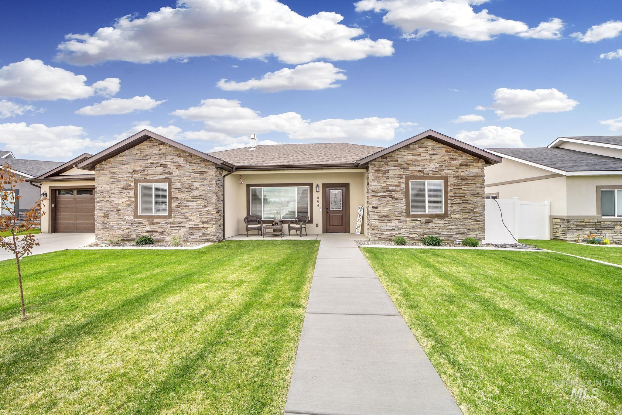 284 Sandi Road, Twin Falls, Idaho 83301, 3 Bedrooms, 2 Bathrooms, Residential For Sale, Price $449,900,MLS 98966559