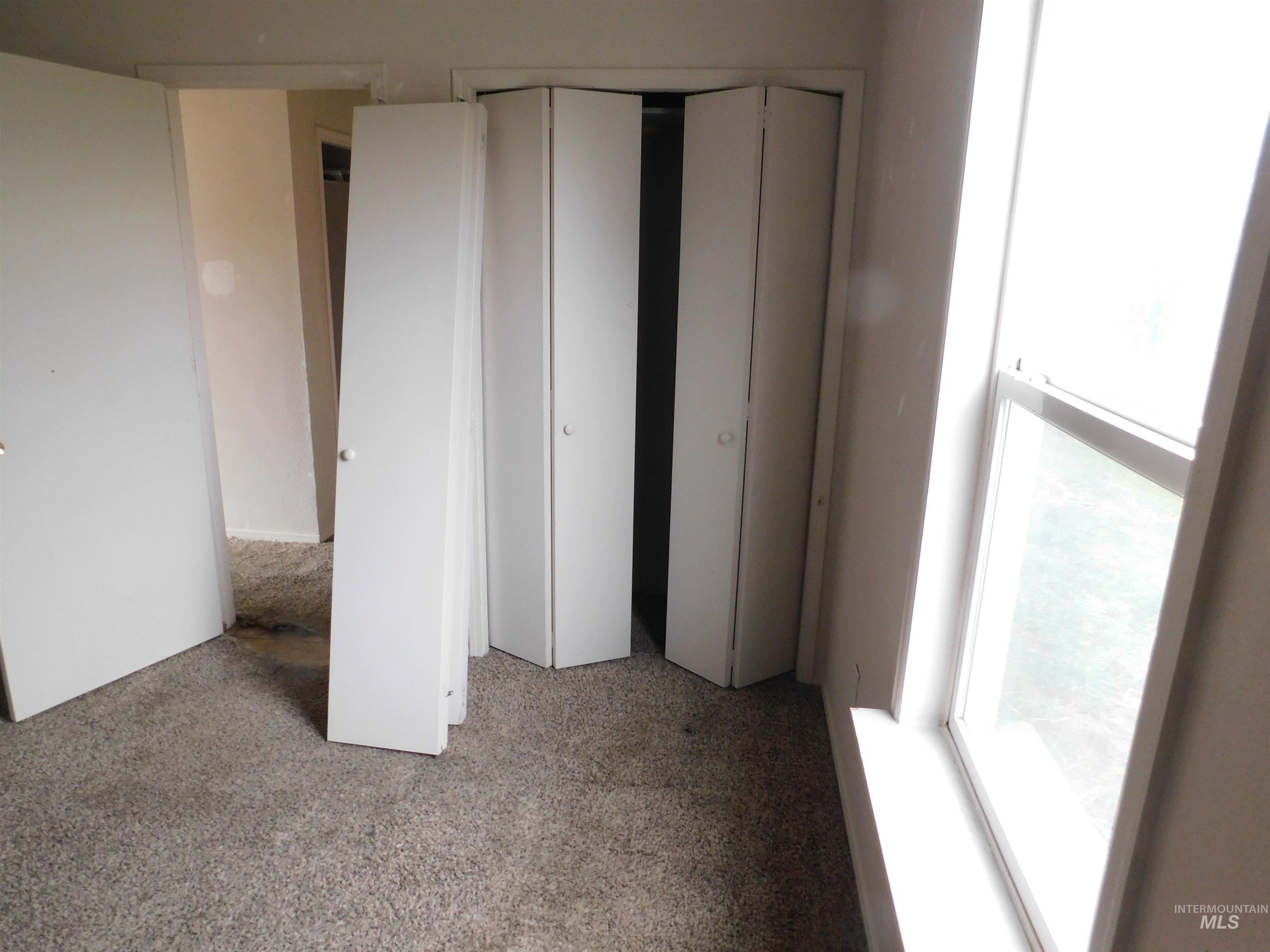 112 W Barbara Drive, Middleton, Idaho 83644, 3 Bedrooms, 2 Bathrooms, Residential For Sale, Price $305,000,MLS 98966574