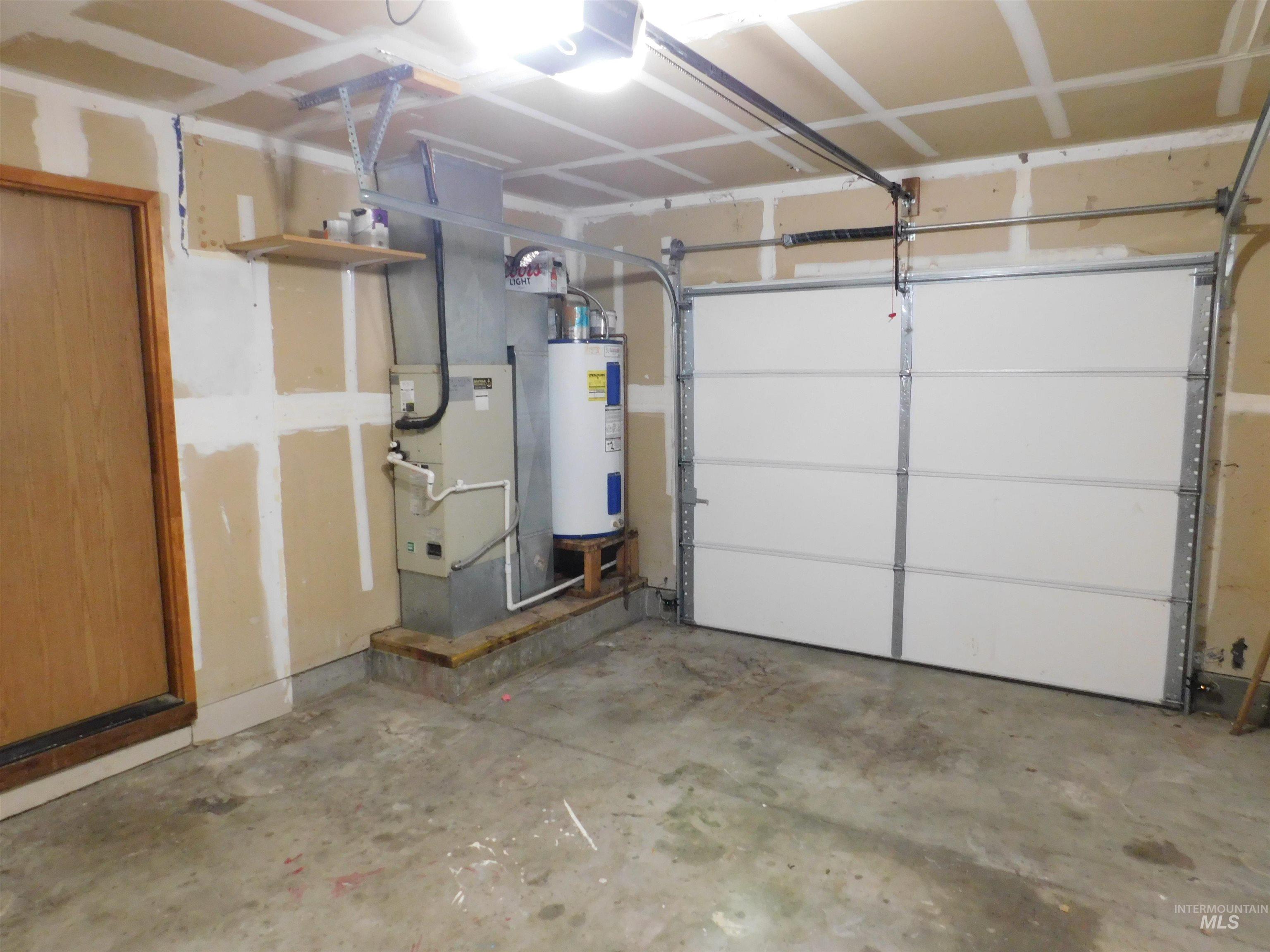 112 W Barbara Drive, Middleton, Idaho 83644, 3 Bedrooms, 2 Bathrooms, Residential For Sale, Price $305,000,MLS 98966574