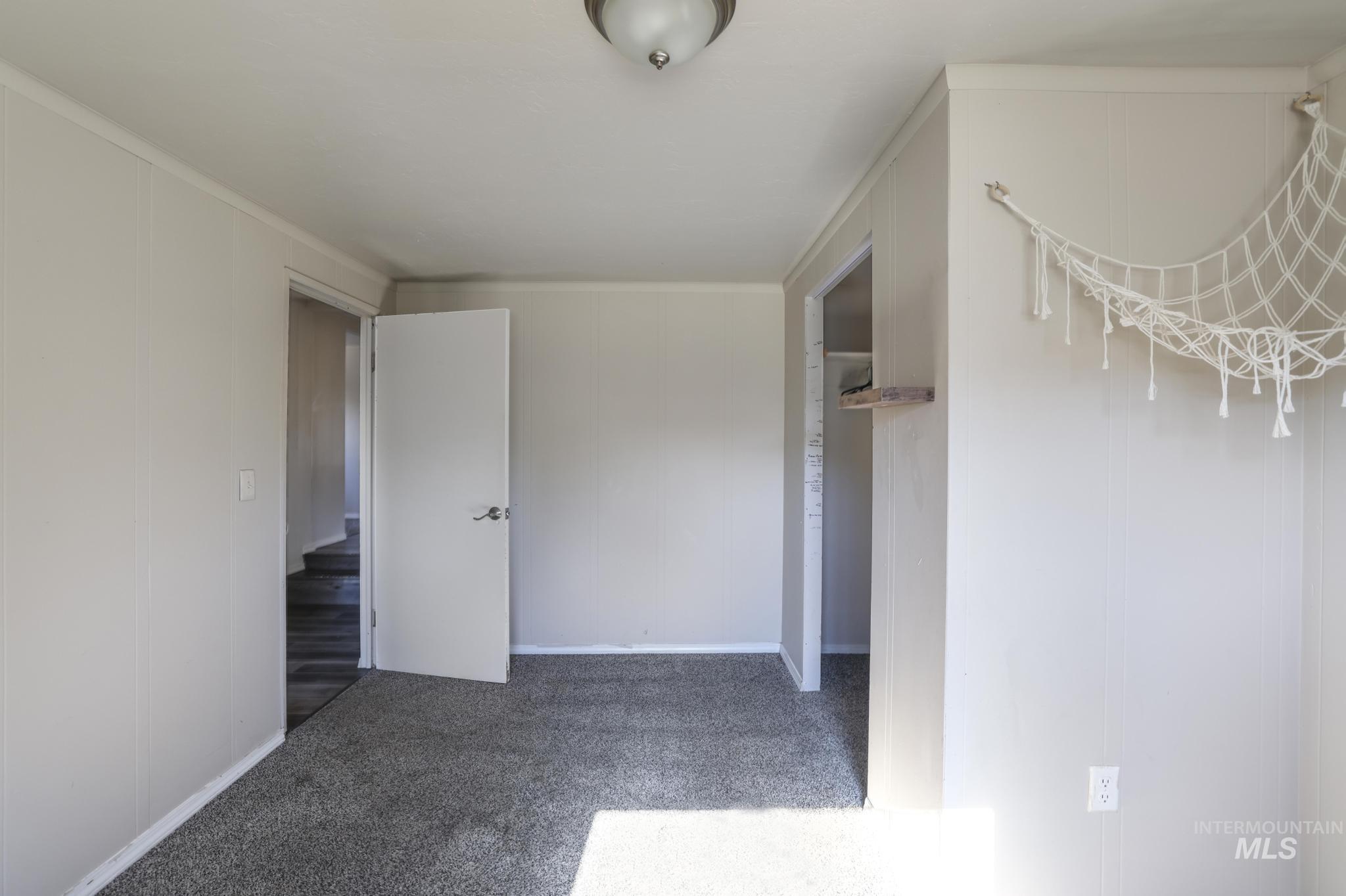 220 Maple Ave W, Hansen, Idaho 83334, 3 Bedrooms, 1 Bathroom, Residential For Sale, Price $269,999,MLS 98966593