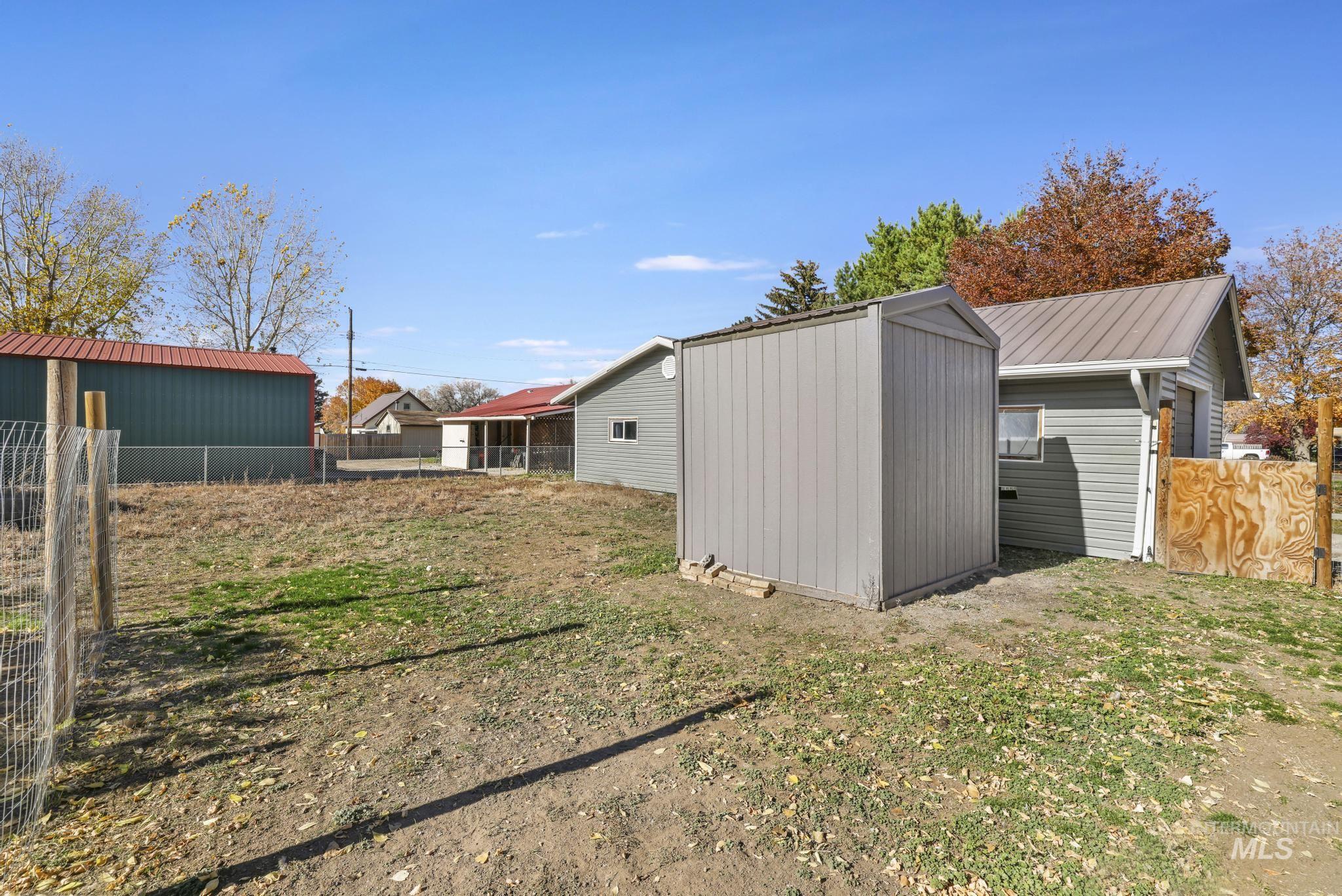 220 Maple Ave W, Hansen, Idaho 83334, 3 Bedrooms, 1 Bathroom, Residential For Sale, Price $269,999,MLS 98966593