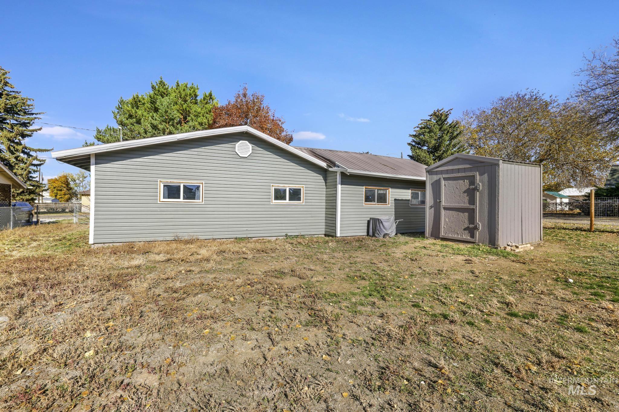 220 Maple Ave W, Hansen, Idaho 83334, 3 Bedrooms, 1 Bathroom, Residential For Sale, Price $269,999,MLS 98966593