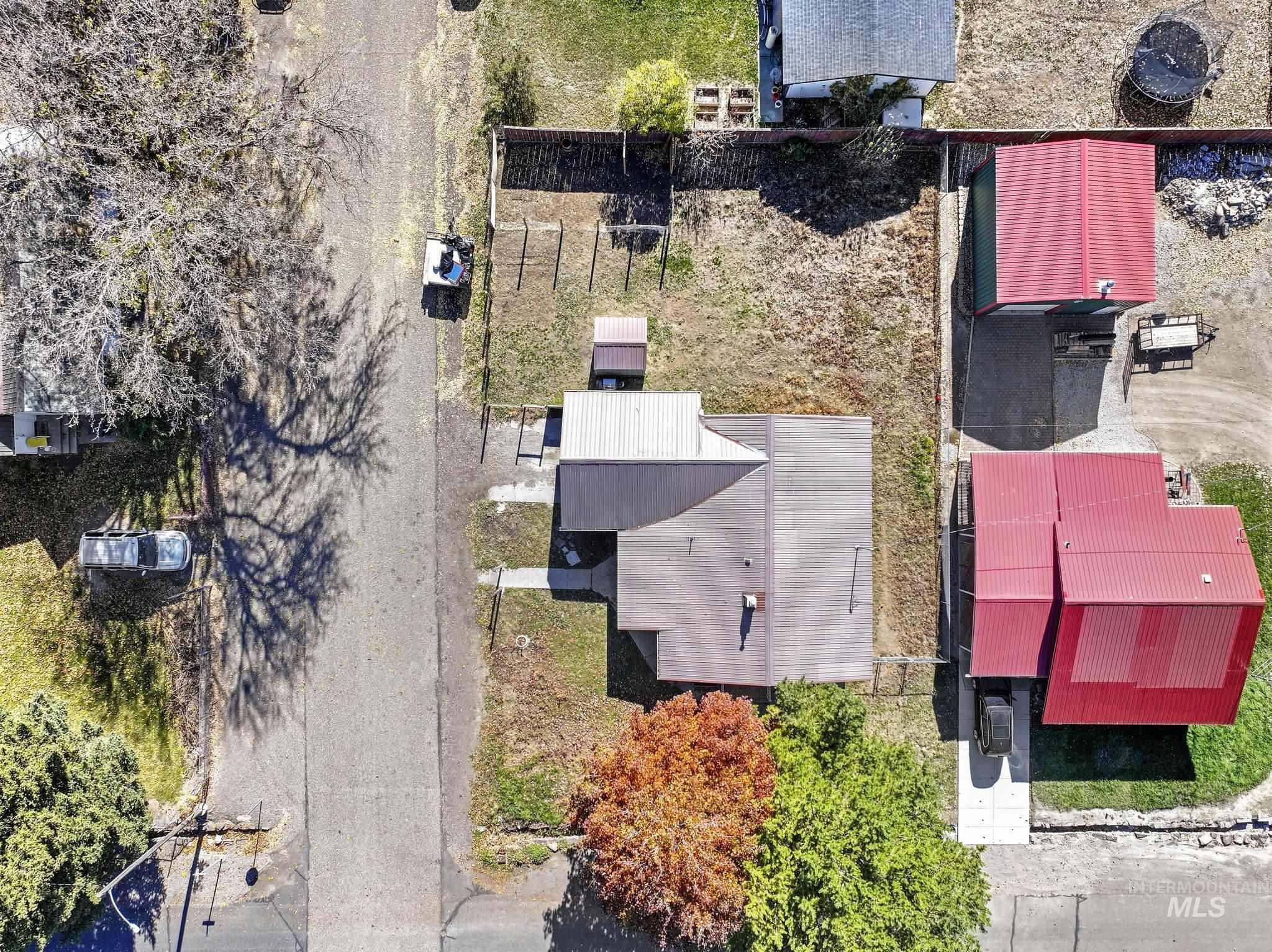 220 Maple Ave W, Hansen, Idaho 83334, 3 Bedrooms, 1 Bathroom, Residential For Sale, Price $269,999,MLS 98966593