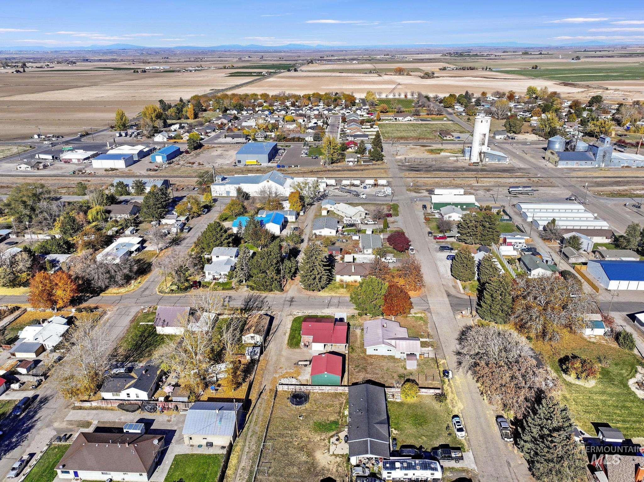 220 Maple Ave W, Hansen, Idaho 83334, 3 Bedrooms, 1 Bathroom, Residential For Sale, Price $269,999,MLS 98966593