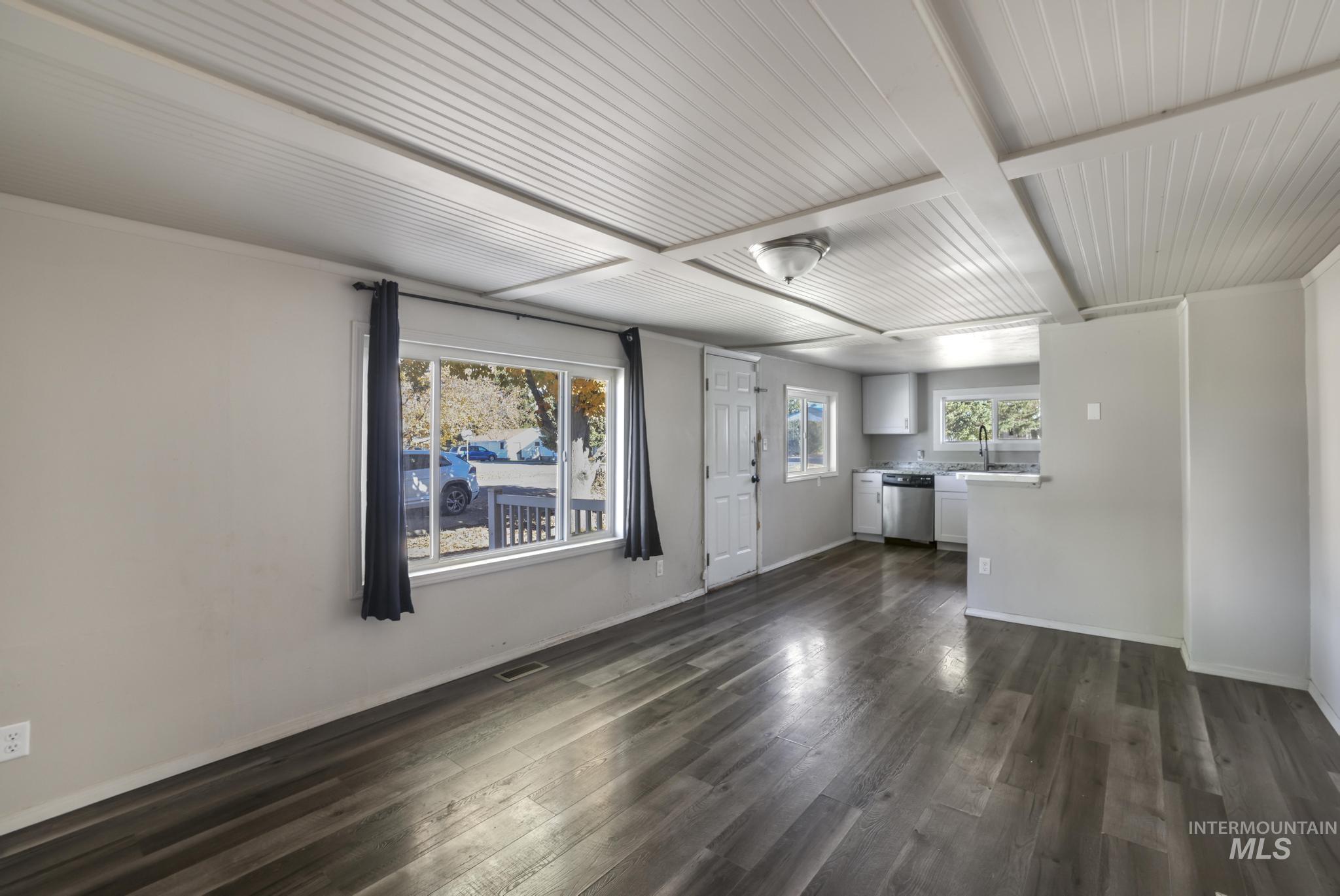 220 Maple Ave W, Hansen, Idaho 83334, 3 Bedrooms, 1 Bathroom, Residential For Sale, Price $269,999,MLS 98966593