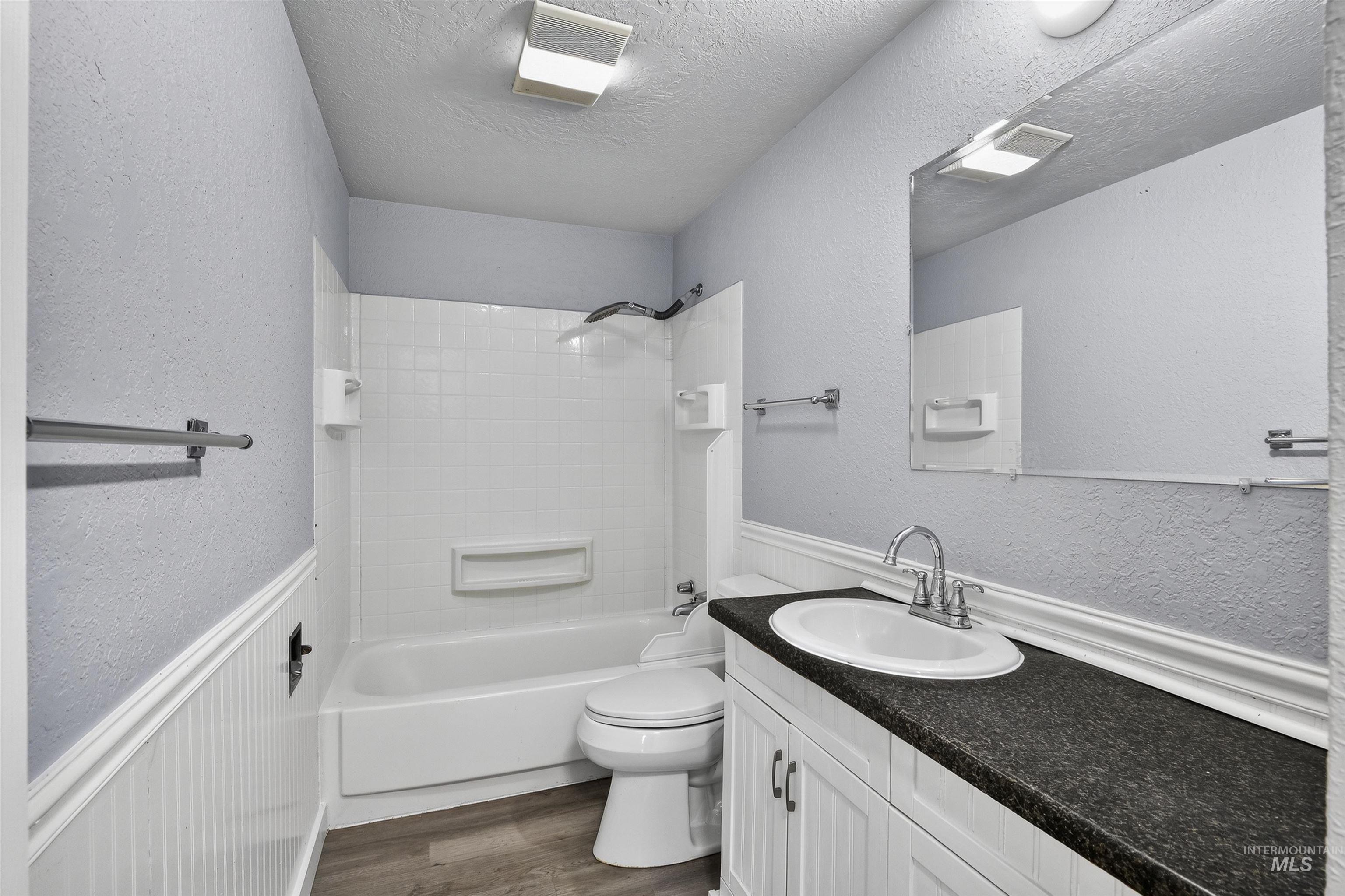 2118 W Targee, Boise, Idaho 83705, 2 Bedrooms, 1 Bathroom, Residential Income For Sale, Price $485,000,MLS 98966597