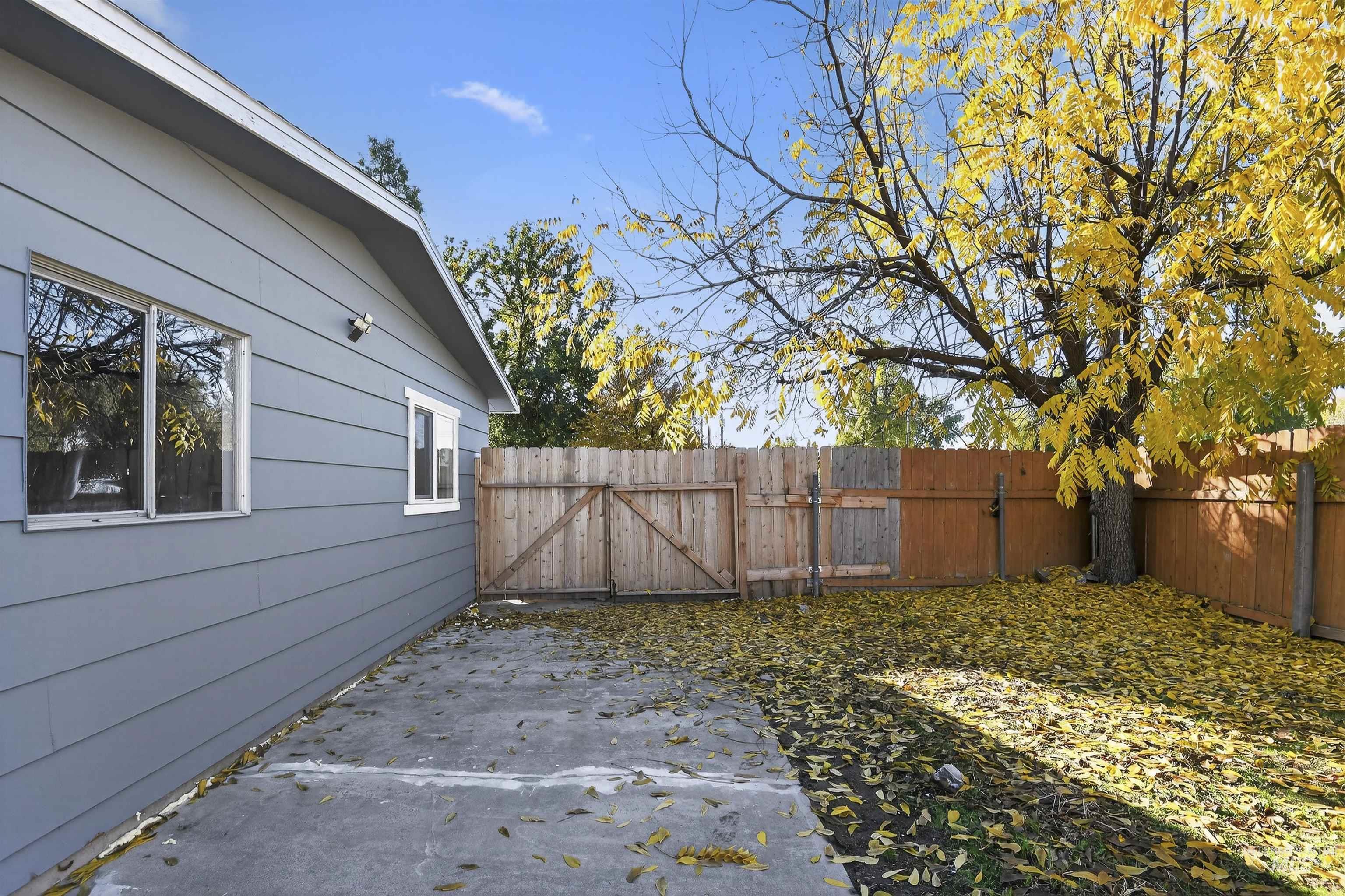 2118 W Targee, Boise, Idaho 83705, 2 Bedrooms, 1 Bathroom, Residential Income For Sale, Price $485,000,MLS 98966597