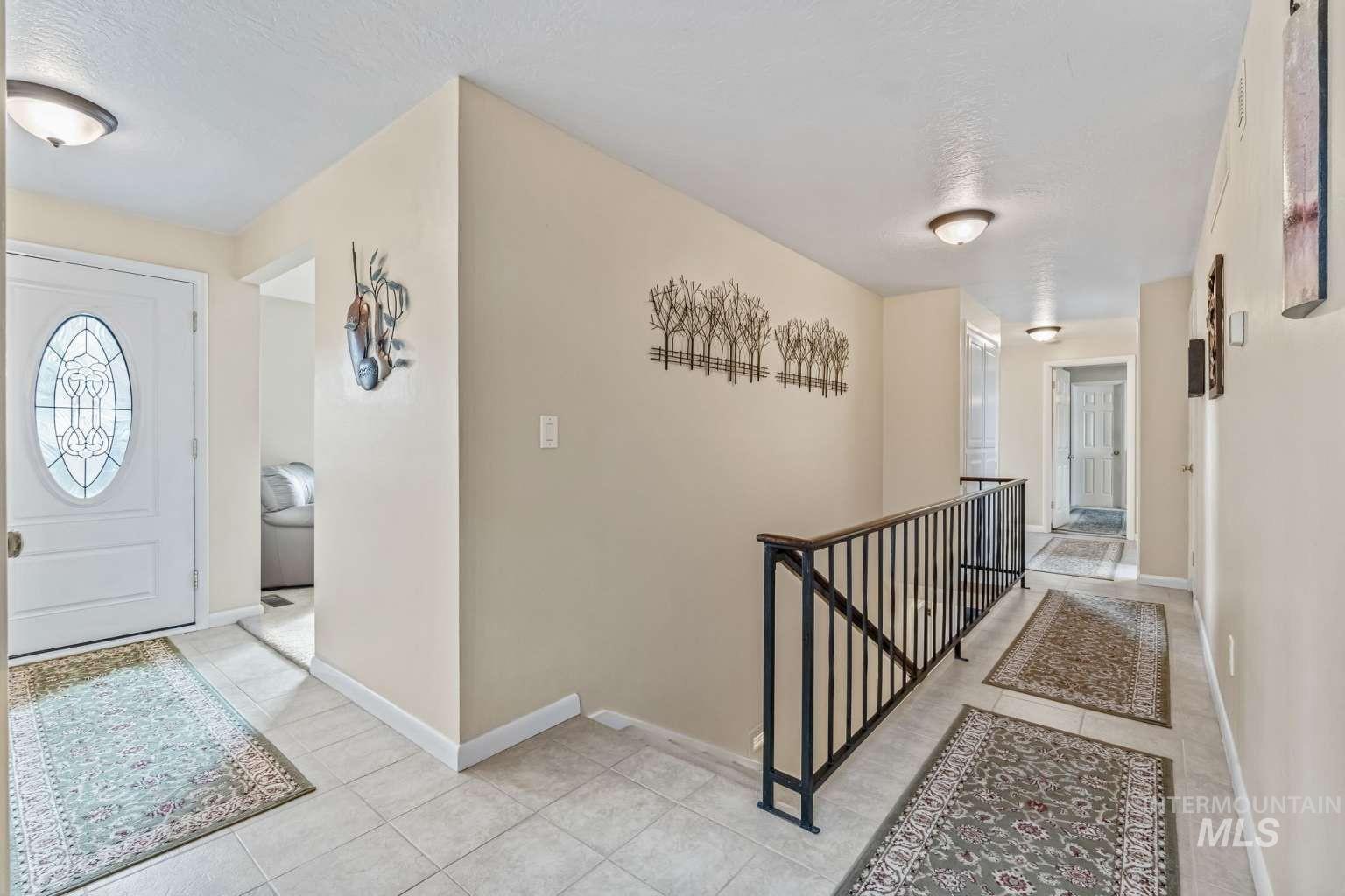 8720 W Cornwall Dr, Boise, Idaho 83704, 4 Bedrooms, 3 Bathrooms, Residential For Sale, Price $679,999,MLS 98966600