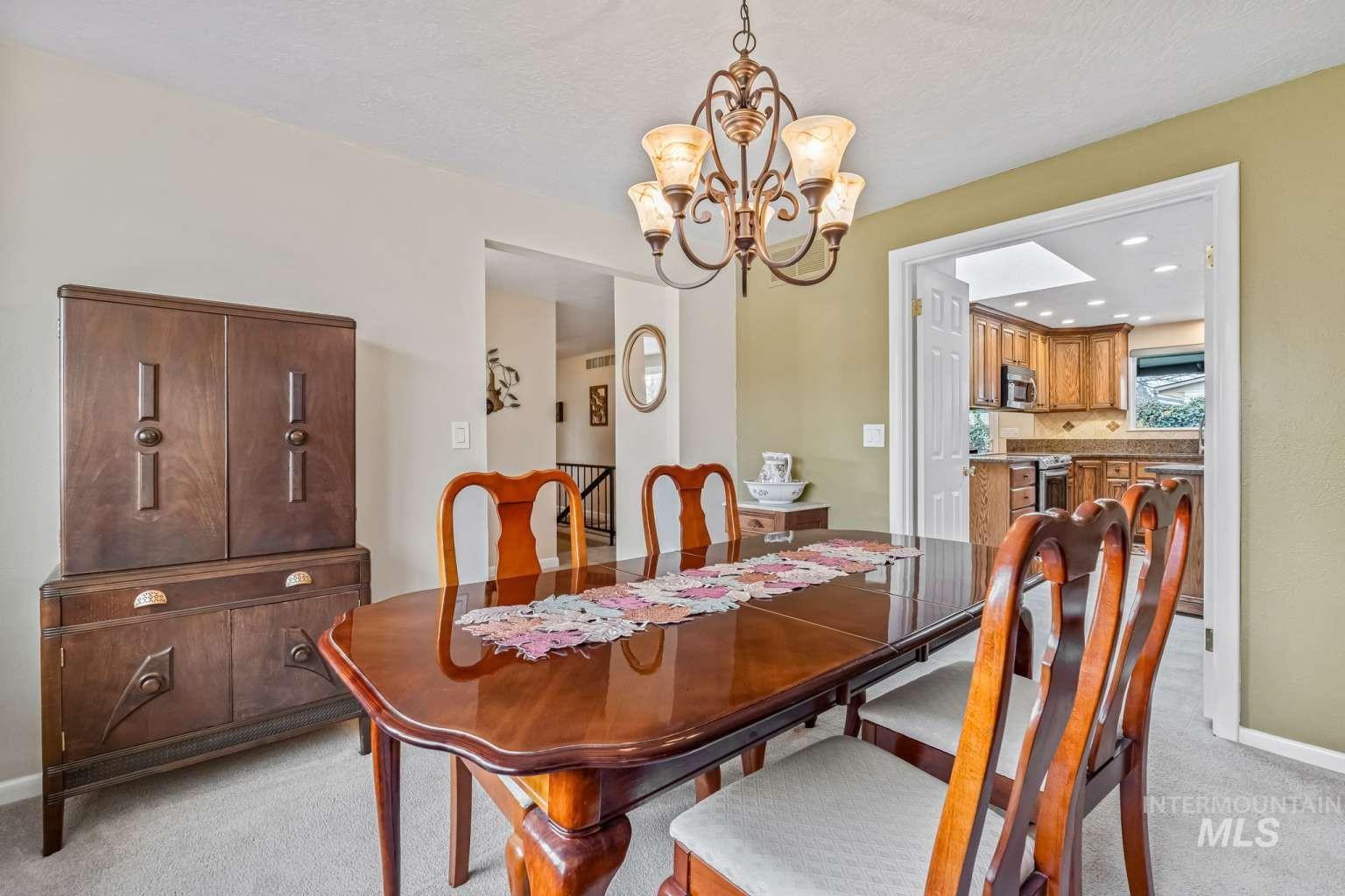 8720 W Cornwall Dr, Boise, Idaho 83704, 4 Bedrooms, 3 Bathrooms, Residential For Sale, Price $679,999,MLS 98966600