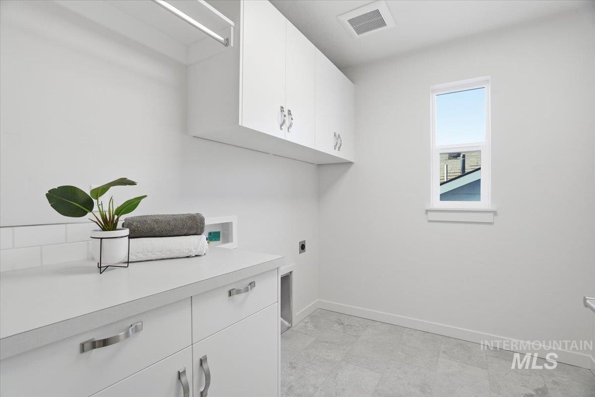 10264 Stony Oak Court, Nampa, Idaho 83687, 3 Bedrooms, 2.5 Bathrooms, Residential For Sale, Price $534,900,MLS 98966617