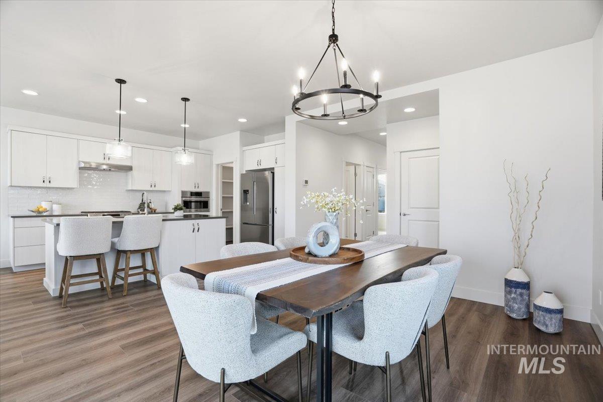 10264 Stony Oak Court, Nampa, Idaho 83687, 3 Bedrooms, 2.5 Bathrooms, Residential For Sale, Price $534,900,MLS 98966617