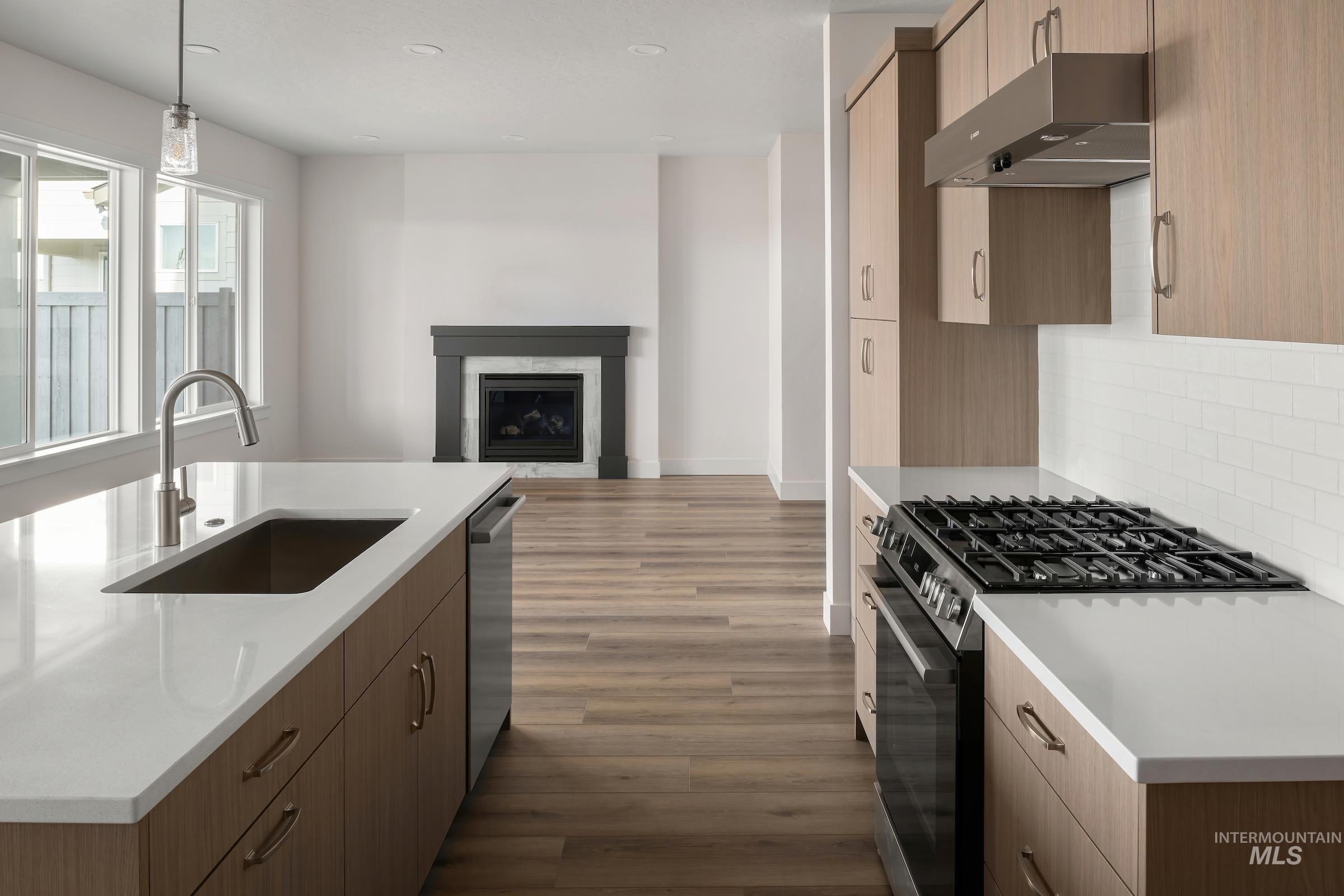 18169 Cinder Brook Ave, Nampa, Idaho 83687, 3 Bedrooms, 2.5 Bathrooms, Residential For Sale, Price $447,900, 98966619