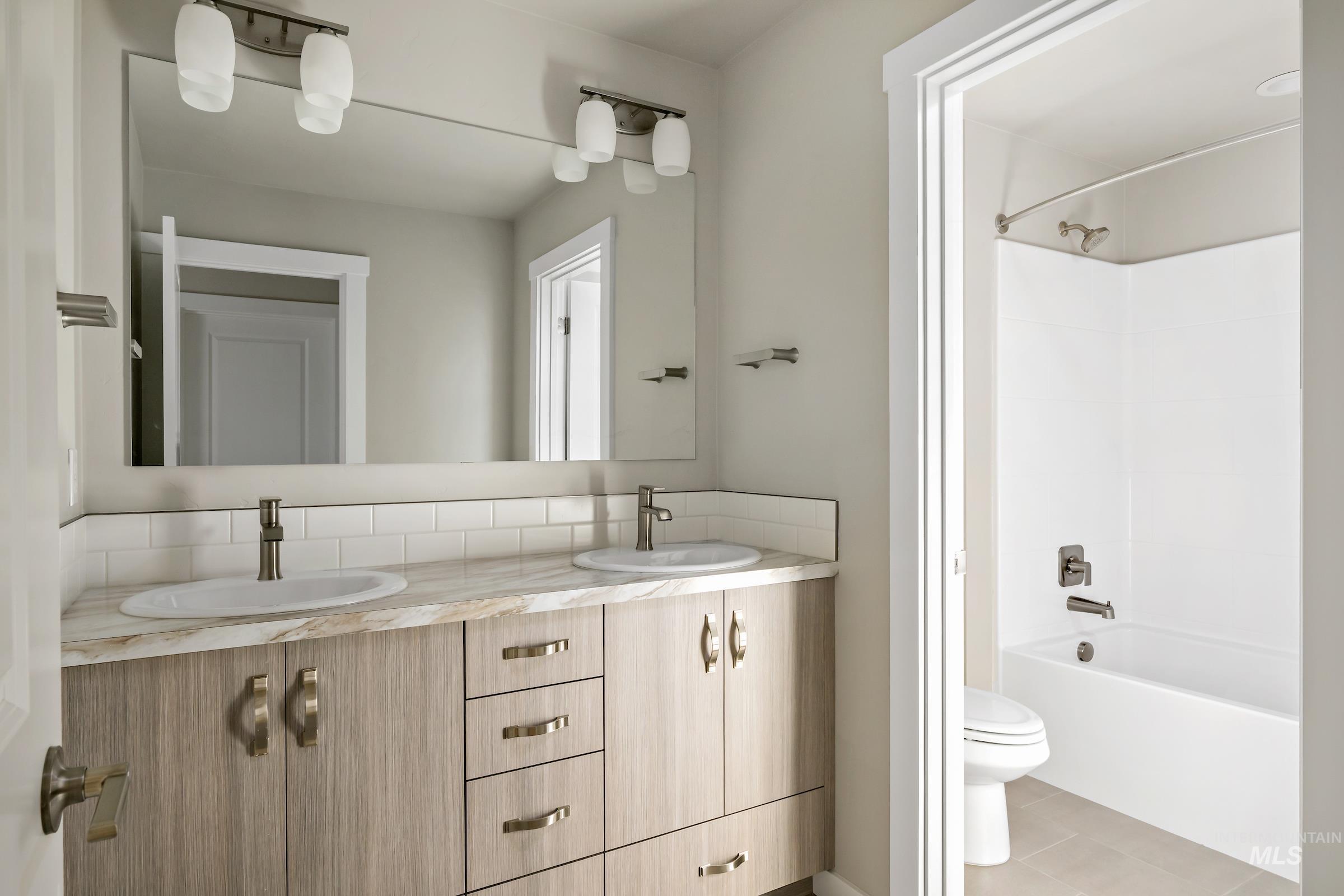 10395 Stony Oak Street, Nampa, Idaho 83687, 3 Bedrooms, 2.5 Bathrooms, Residential For Sale, Price $549,300,MLS 98966622