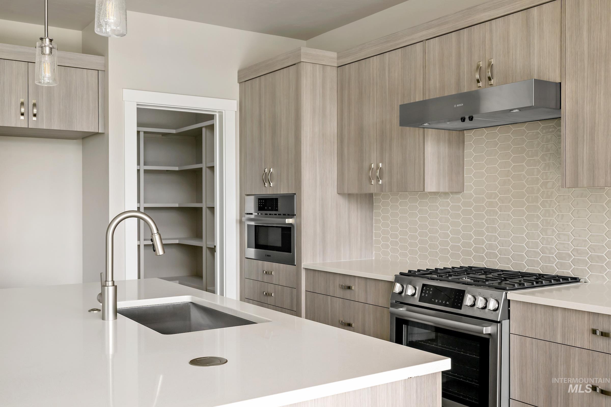 10395 Stony Oak Street, Nampa, Idaho 83687, 3 Bedrooms, 2.5 Bathrooms, Residential For Sale, Price $549,300,MLS 98966622