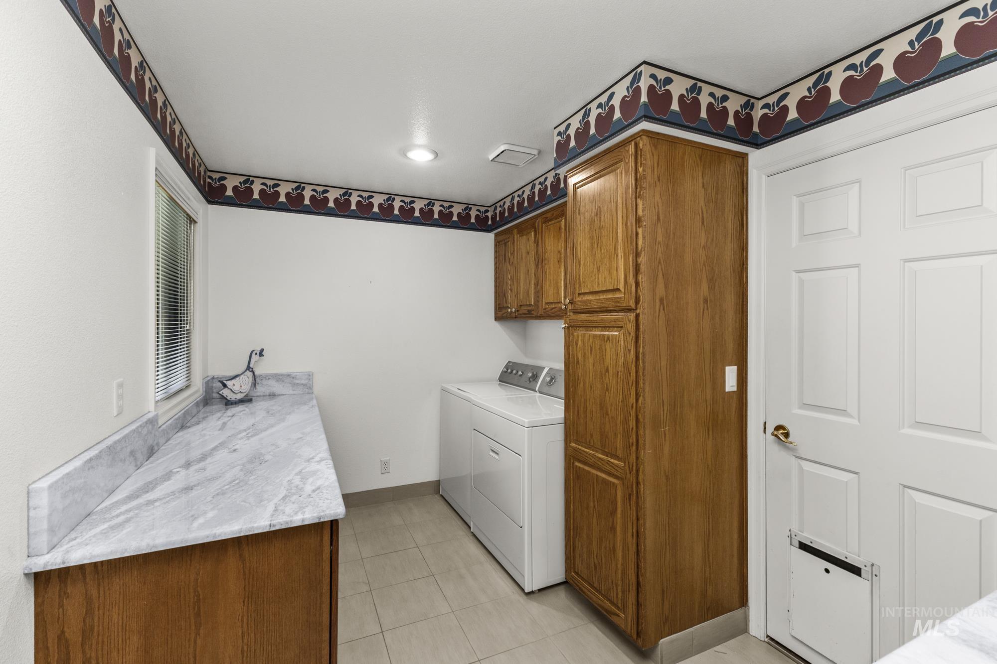 8550 W. Brookview Drive, Boise, Idaho 83709, 4 Bedrooms, 3 Bathrooms, Residential For Sale, Price $749,900,MLS 98966631