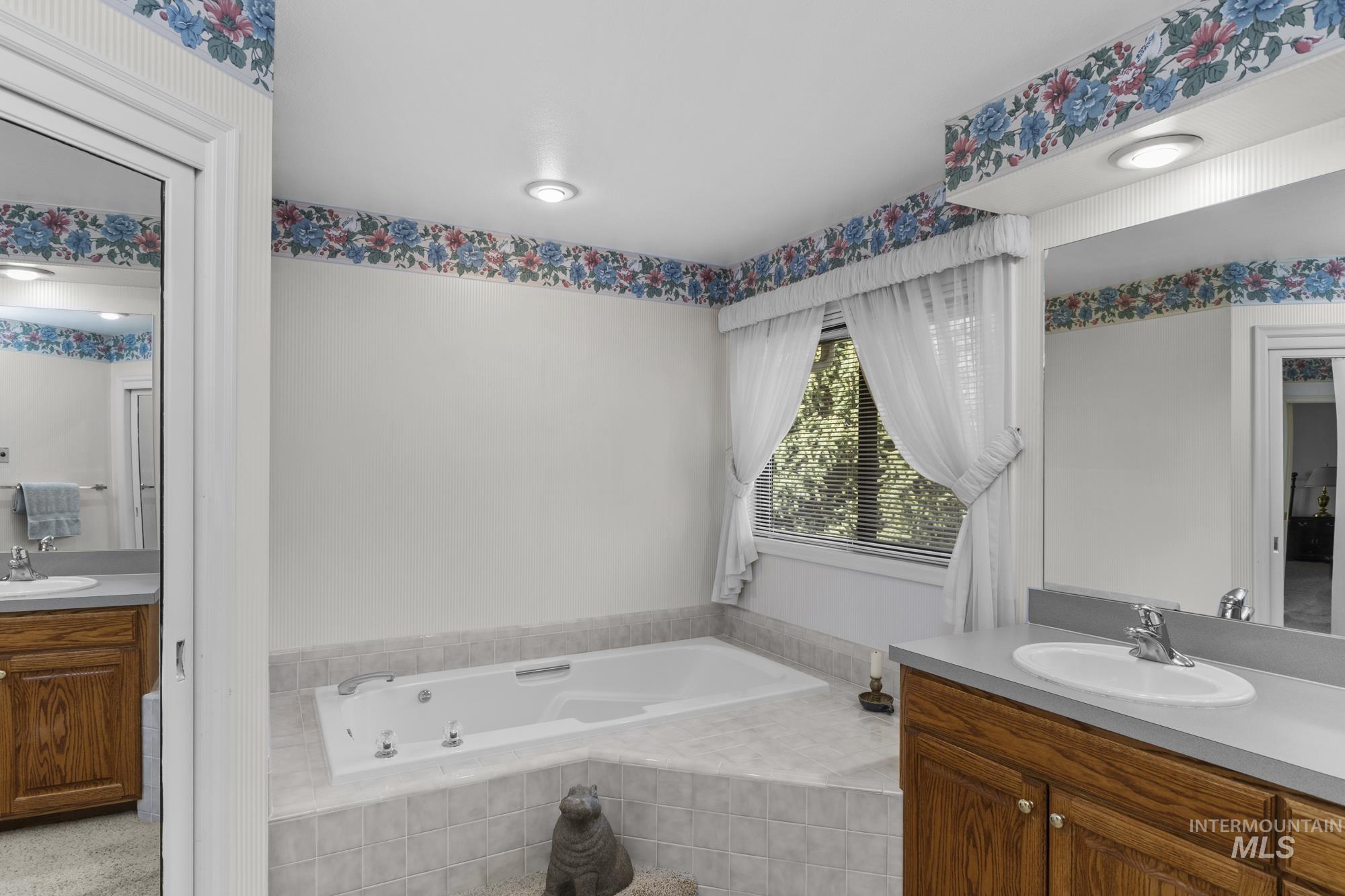 8550 W. Brookview Drive, Boise, Idaho 83709, 4 Bedrooms, 3 Bathrooms, Residential For Sale, Price $749,900,MLS 98966631