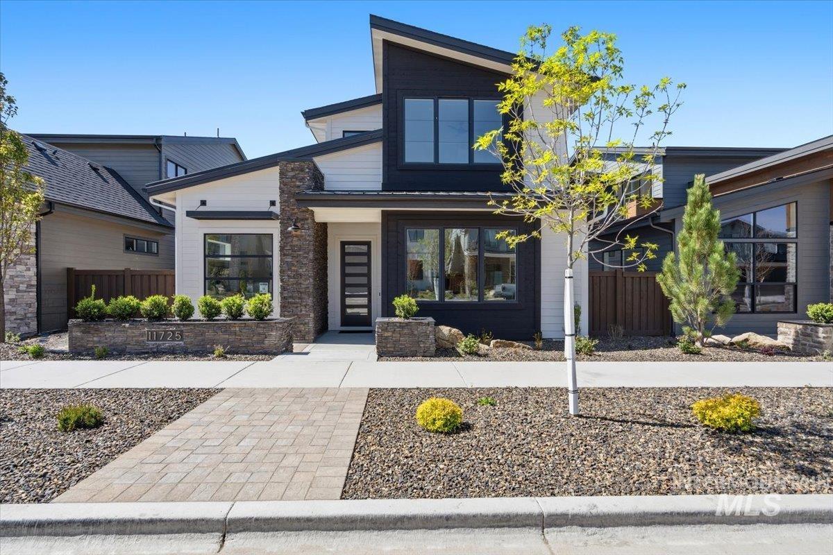11725 N Rabbitbrush Way, Boise, Idaho 83714, 3 Bedrooms, 2.5 Bathrooms, Residential For Sale, Price $739,900, 98966633