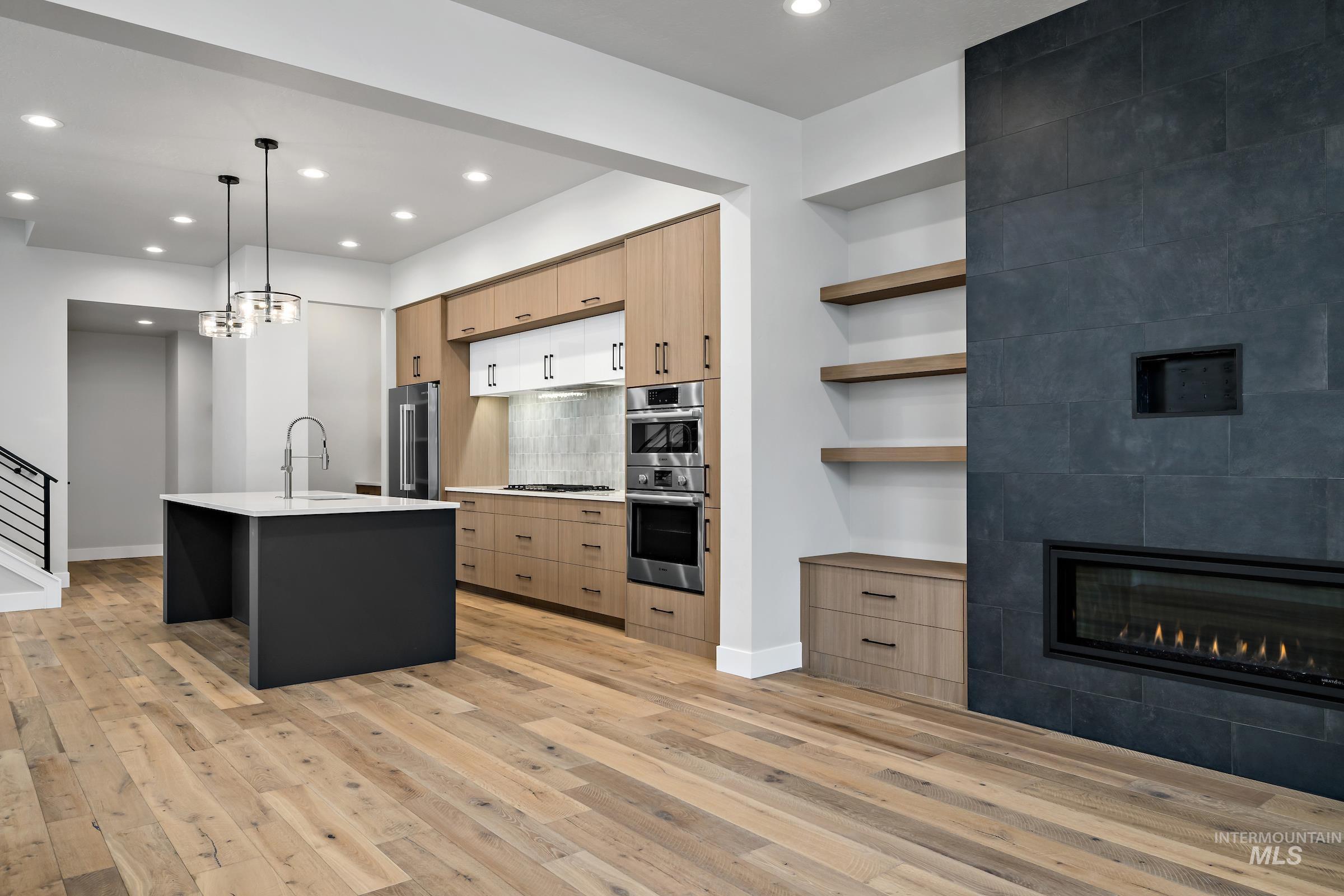 11725 N Rabbitbrush Way, Boise, Idaho 83714, 3 Bedrooms, 2.5 Bathrooms, Residential For Sale, Price $749,900,MLS 98966633