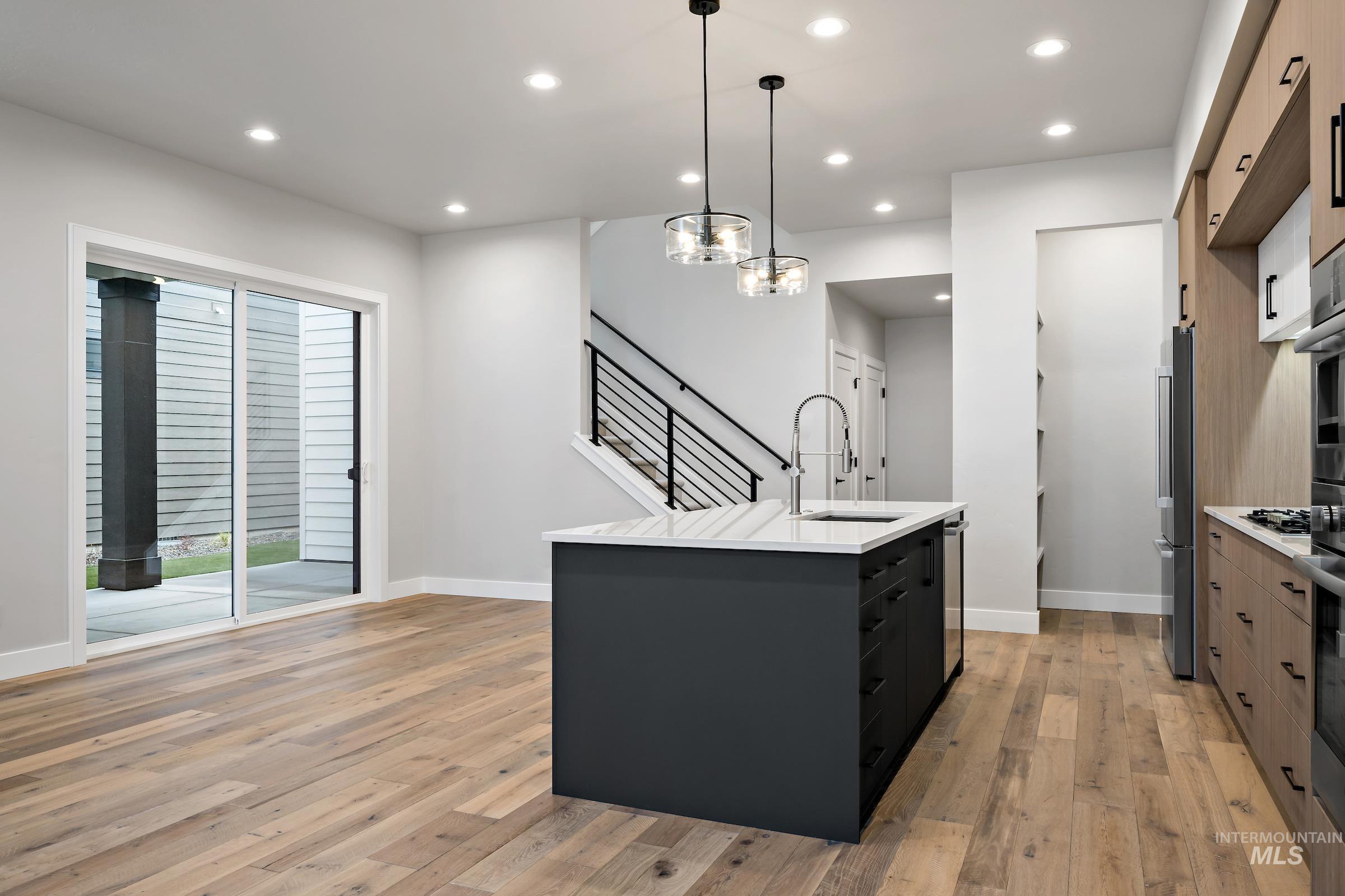 11725 N Rabbitbrush Way, Boise, Idaho 83714, 3 Bedrooms, 2.5 Bathrooms, Residential For Sale, Price $749,900,MLS 98966633