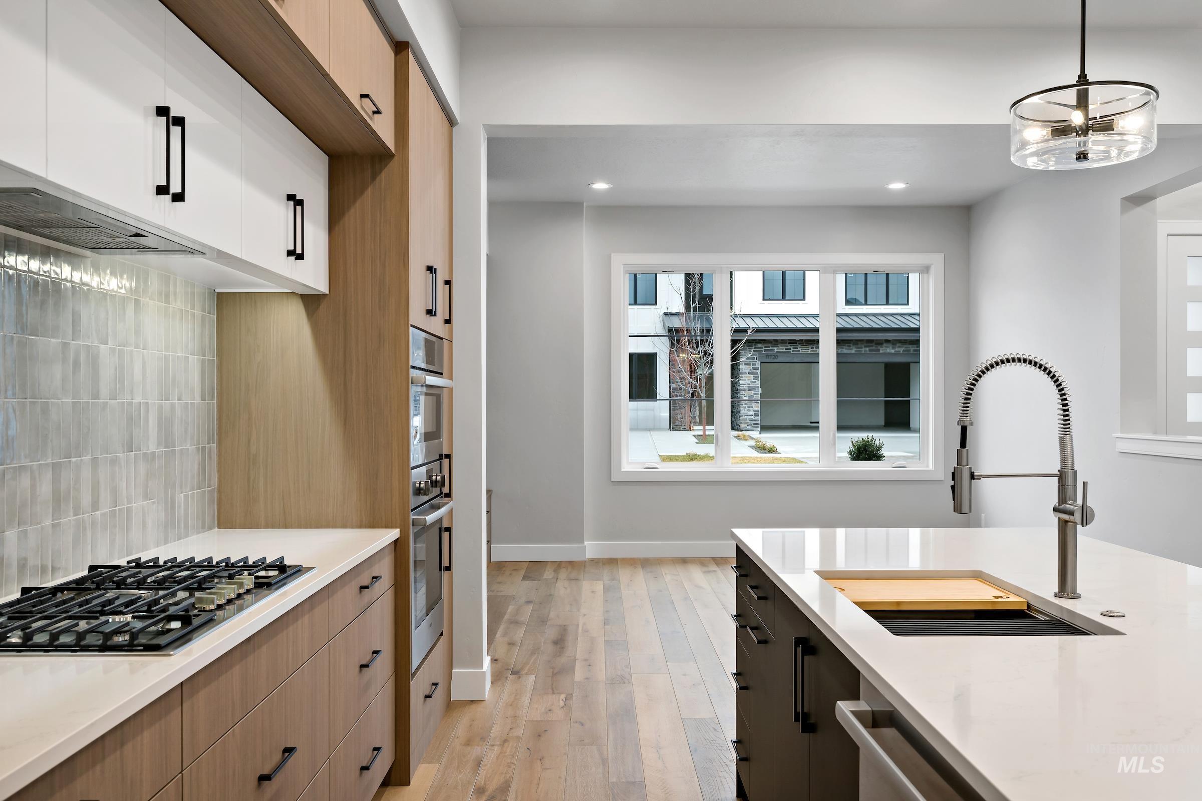 11725 N Rabbitbrush Way, Boise, Idaho 83714, 3 Bedrooms, 2.5 Bathrooms, Residential For Sale, Price $749,900,MLS 98966633