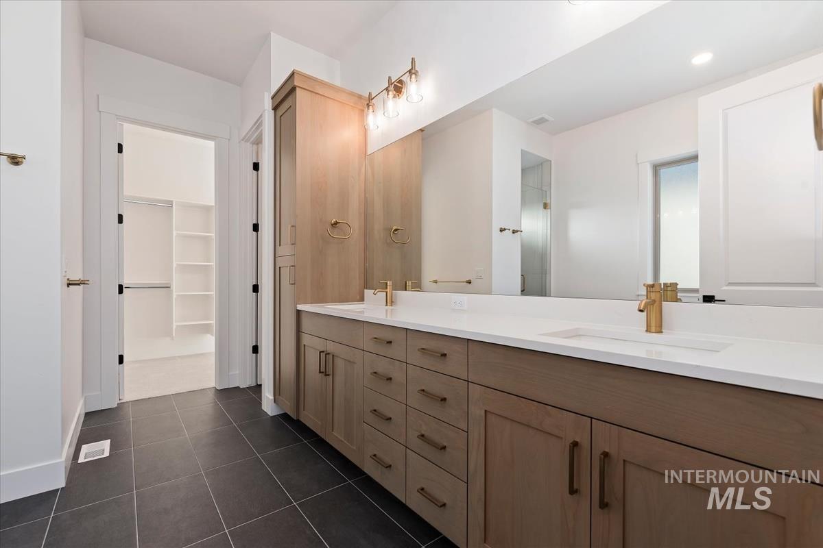 11281 S Corballis Ln, Kuna, Idaho 83634, 3 Bedrooms, 3 Bathrooms, Residential For Sale, Price $599,880,MLS 98966637