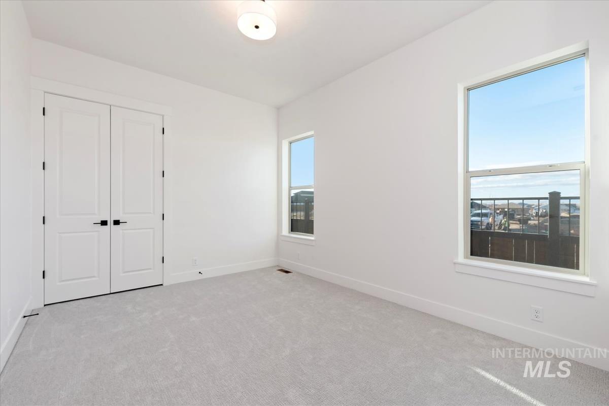 11281 S Corballis Ln, Kuna, Idaho 83634, 3 Bedrooms, 3 Bathrooms, Residential For Sale, Price $599,880,MLS 98966637