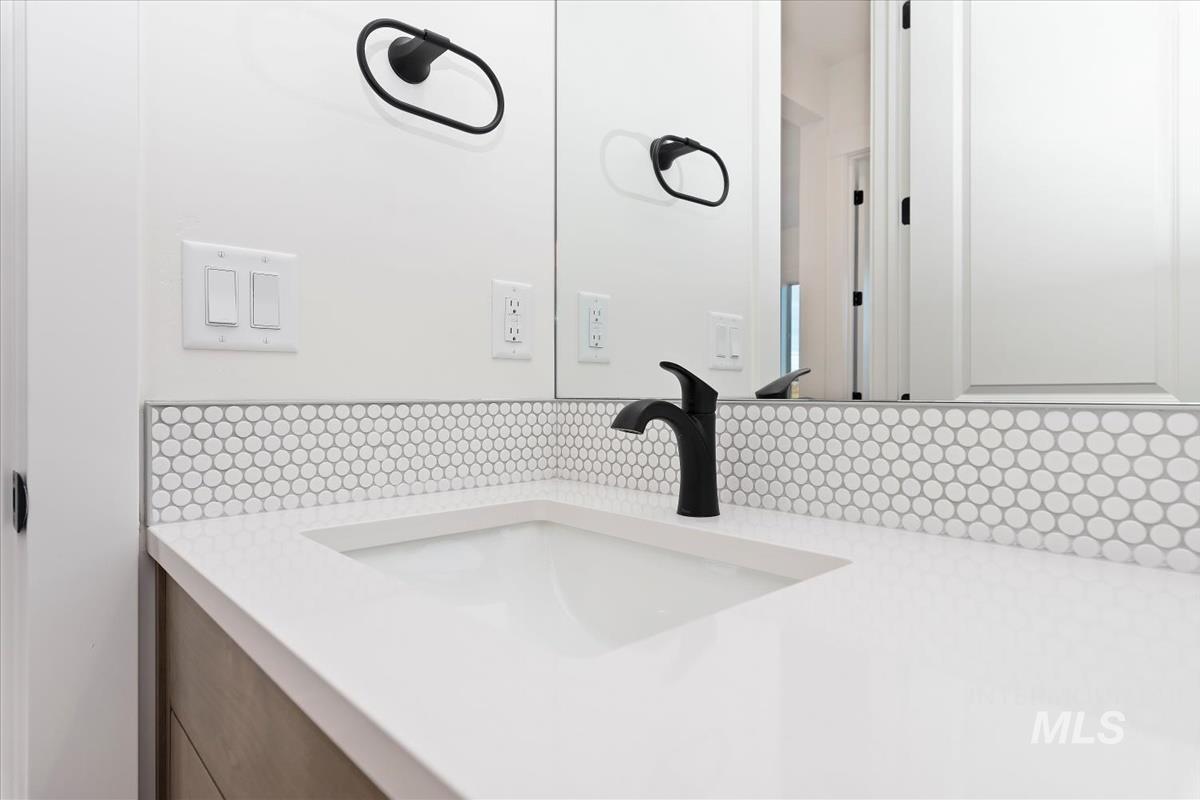 11281 S Corballis Ln, Kuna, Idaho 83634, 3 Bedrooms, 3 Bathrooms, Residential For Sale, Price $599,880,MLS 98966637