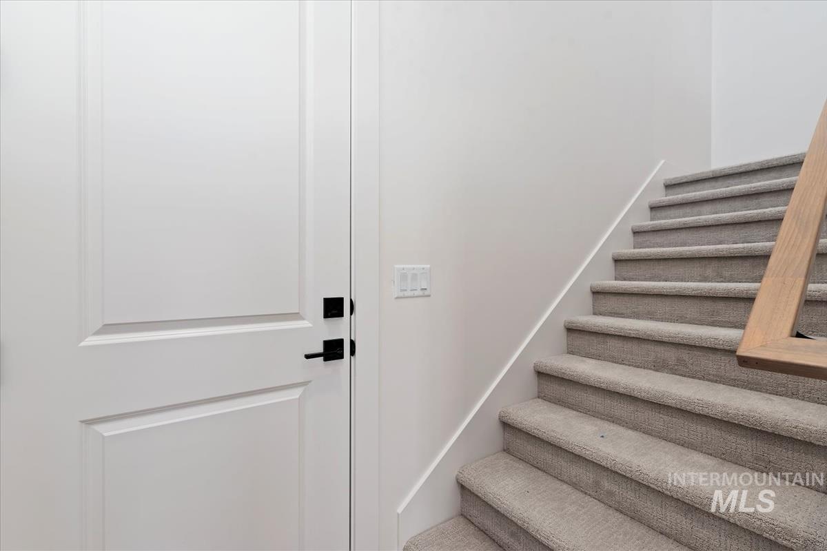 11281 S Corballis Ln, Kuna, Idaho 83634, 3 Bedrooms, 3 Bathrooms, Residential For Sale, Price $599,880,MLS 98966637